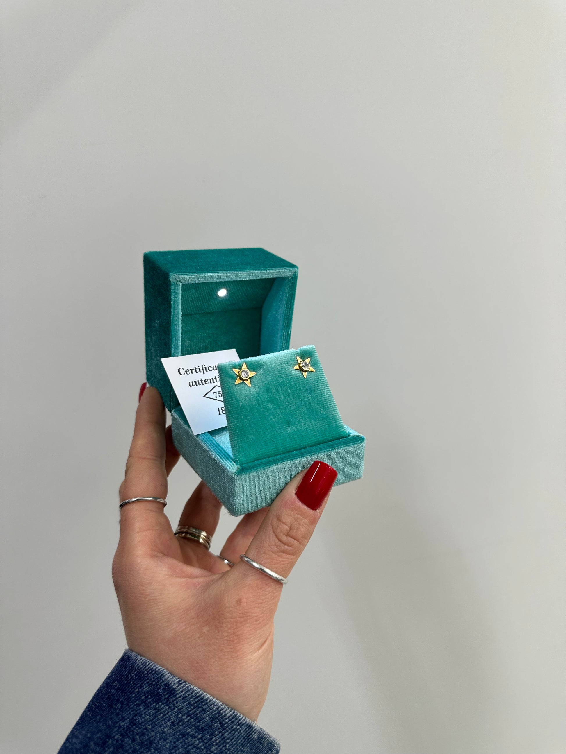 ORECCHINI CON STELLA ZIRCONATA ORO 18KT