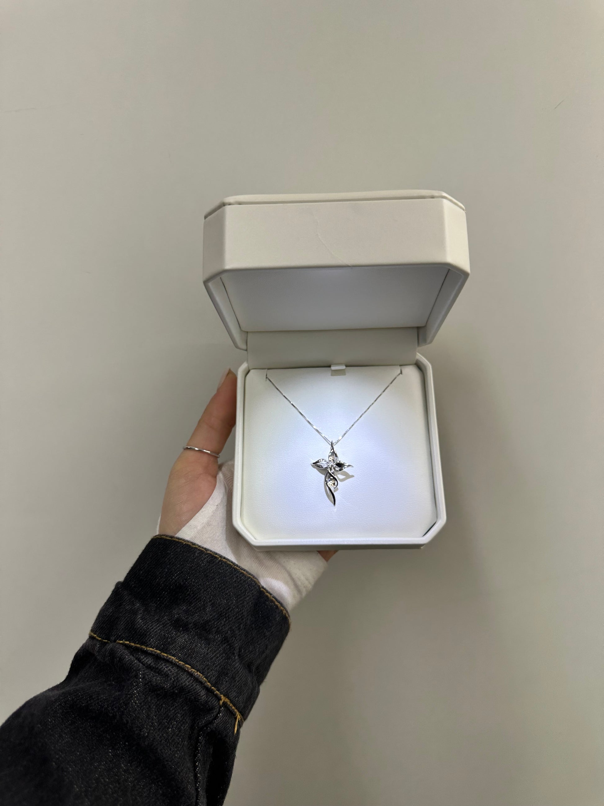 CROCE ORO 18KT CON DIAMANTE