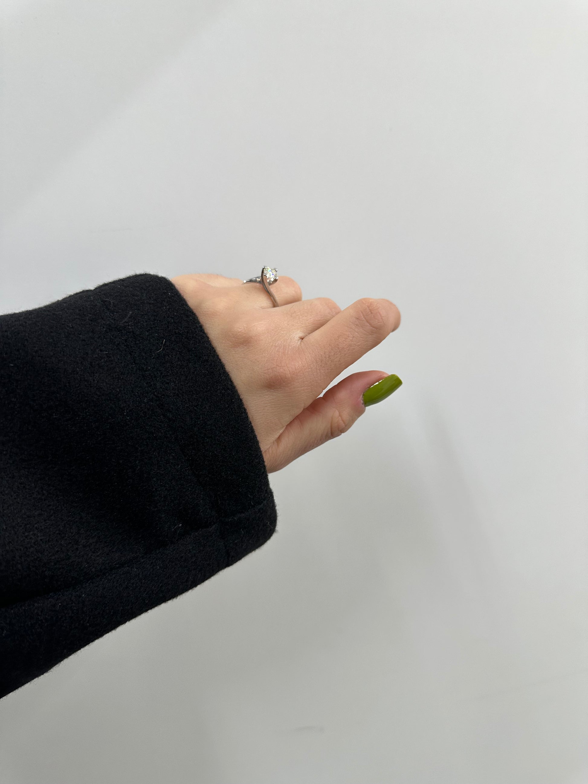 ANELLO SOLITARIO ORO 18KT CON DIAMANTI