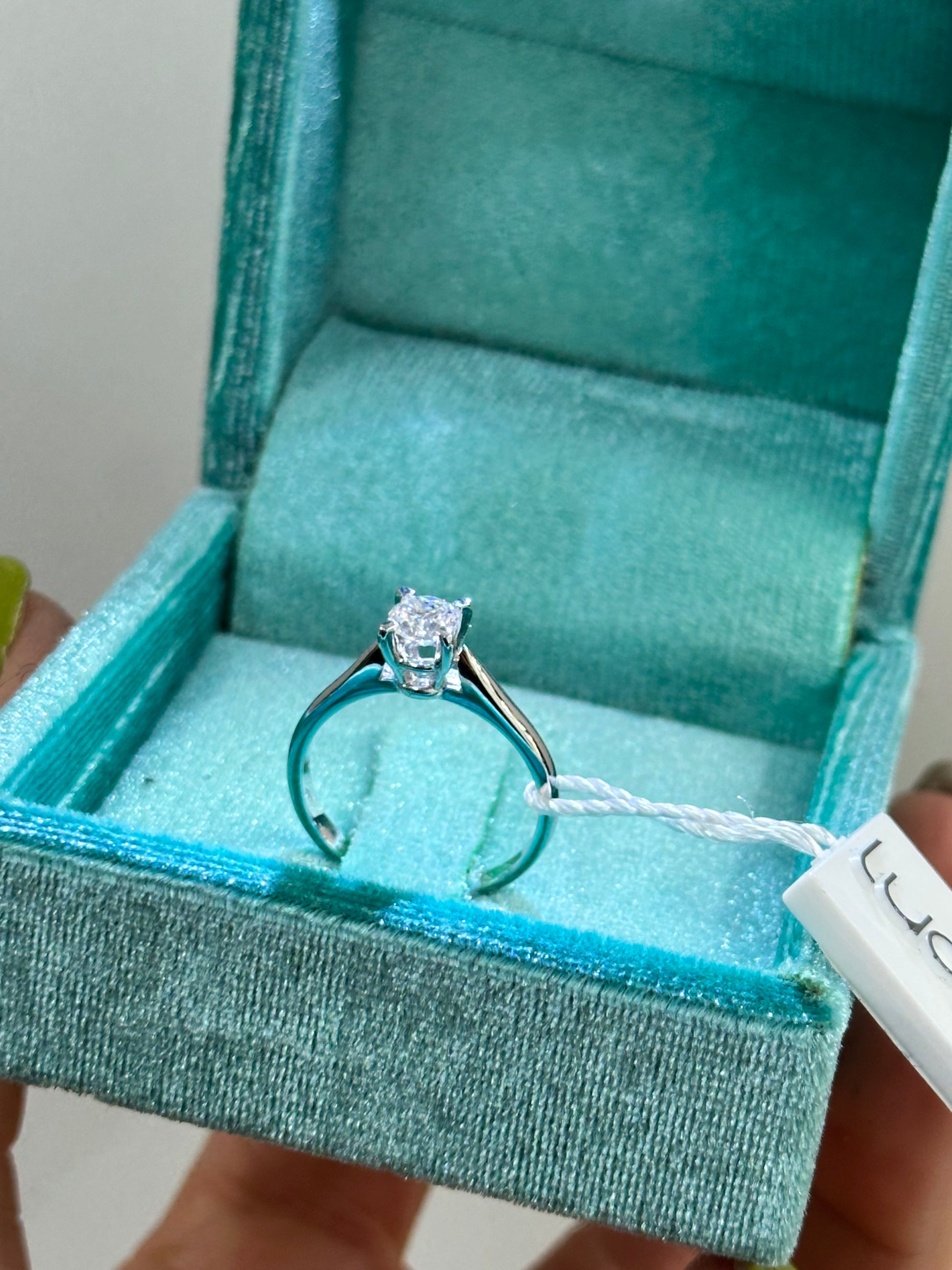 ANELLO SOLITARIO ORO 18KT CON DIAMANTE
