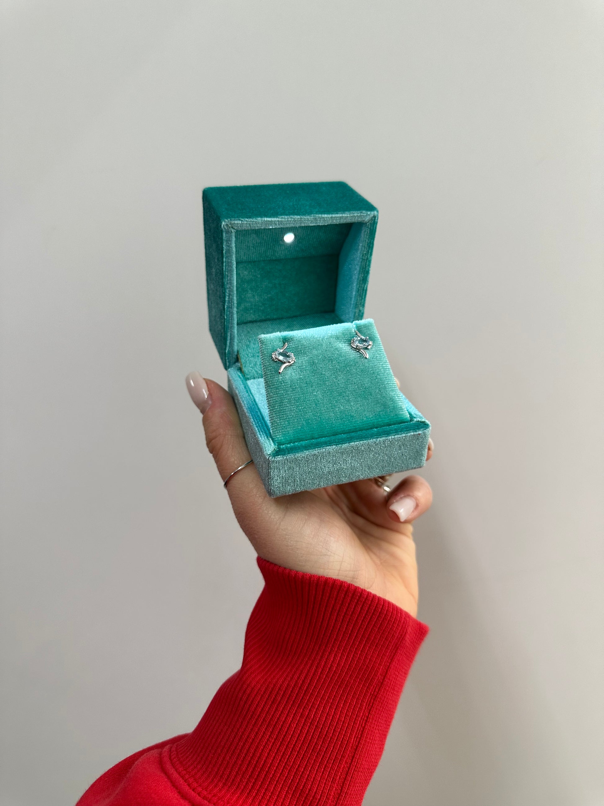 ORECCHINI ACQUAMARINA E DIAMANTI IN ORO 18KT