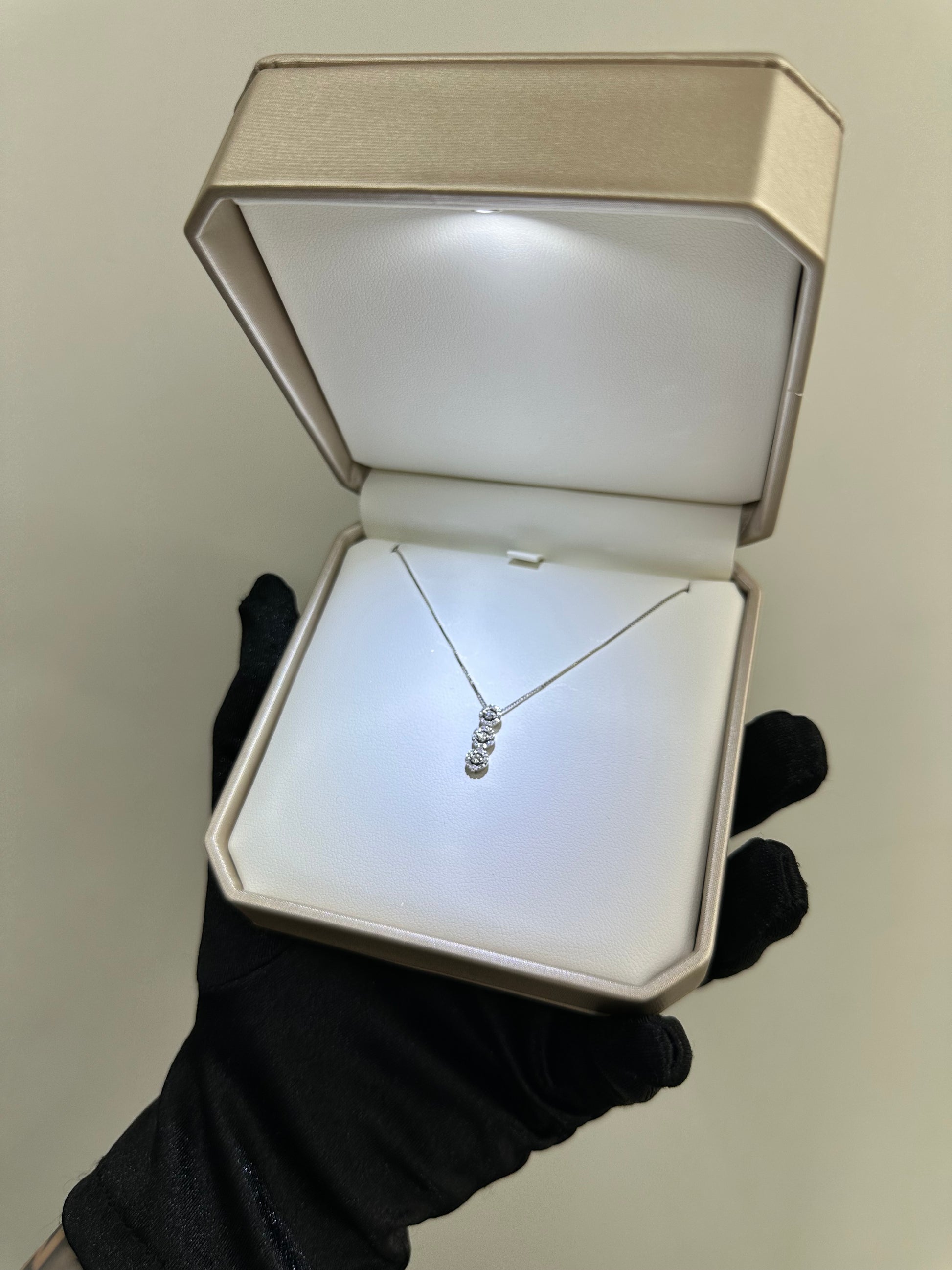 COLLANA TRILOGY CON DIAMANTI ORO 18KT