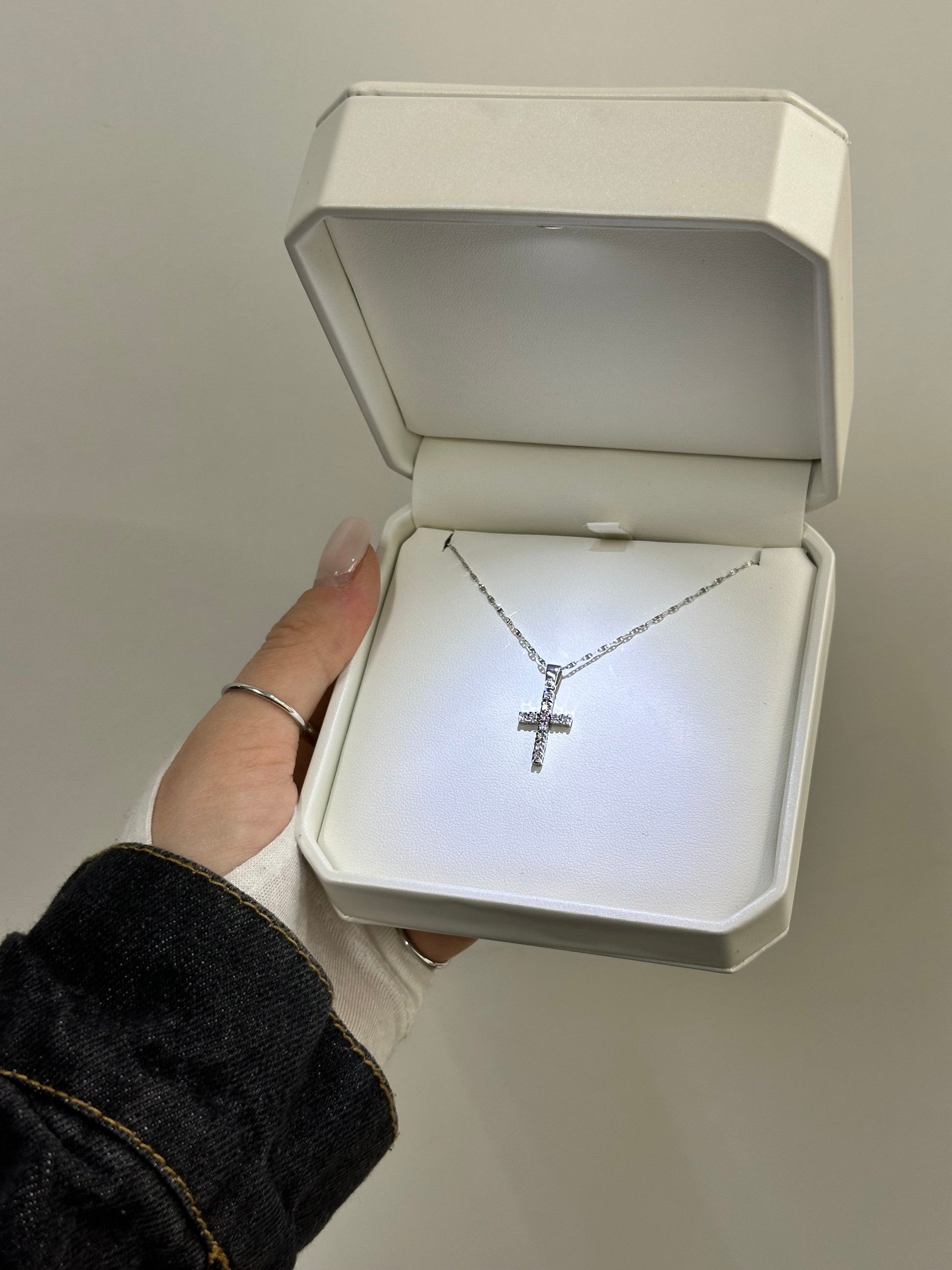 COLLANA SNODABILE CROCE ORO 18KT CON DIAMANTI