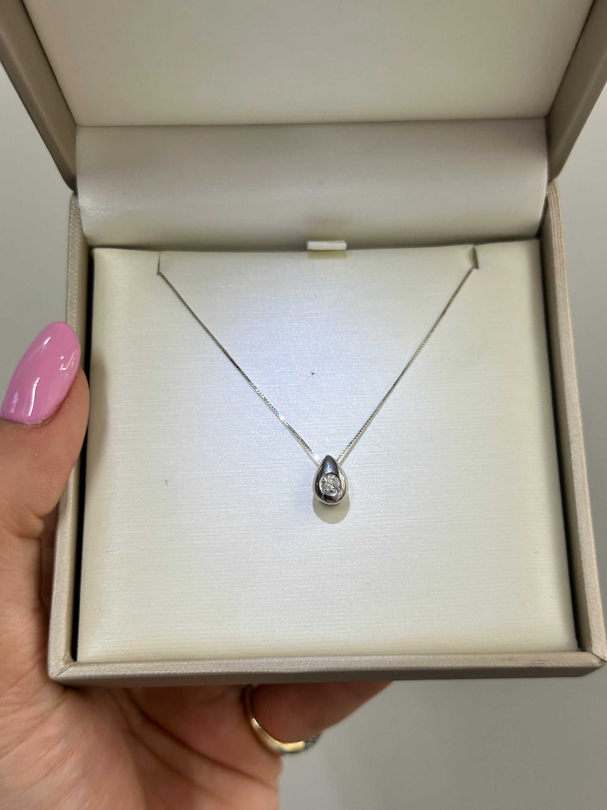 COLLANA GOCCIA CON DIAMANTE ORO 18KT