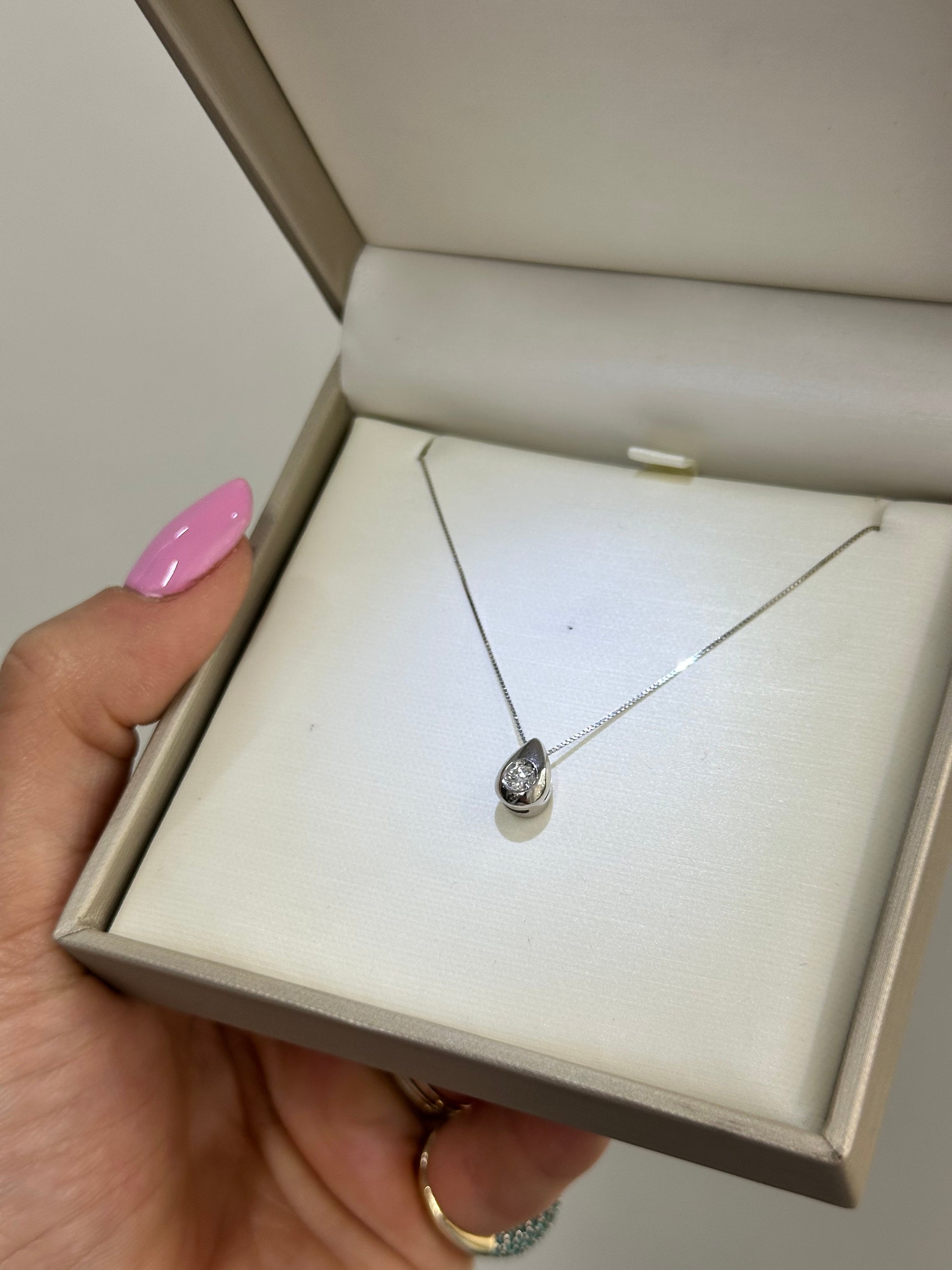 COLLANA GOCCIA CON DIAMANTE ORO 18KT