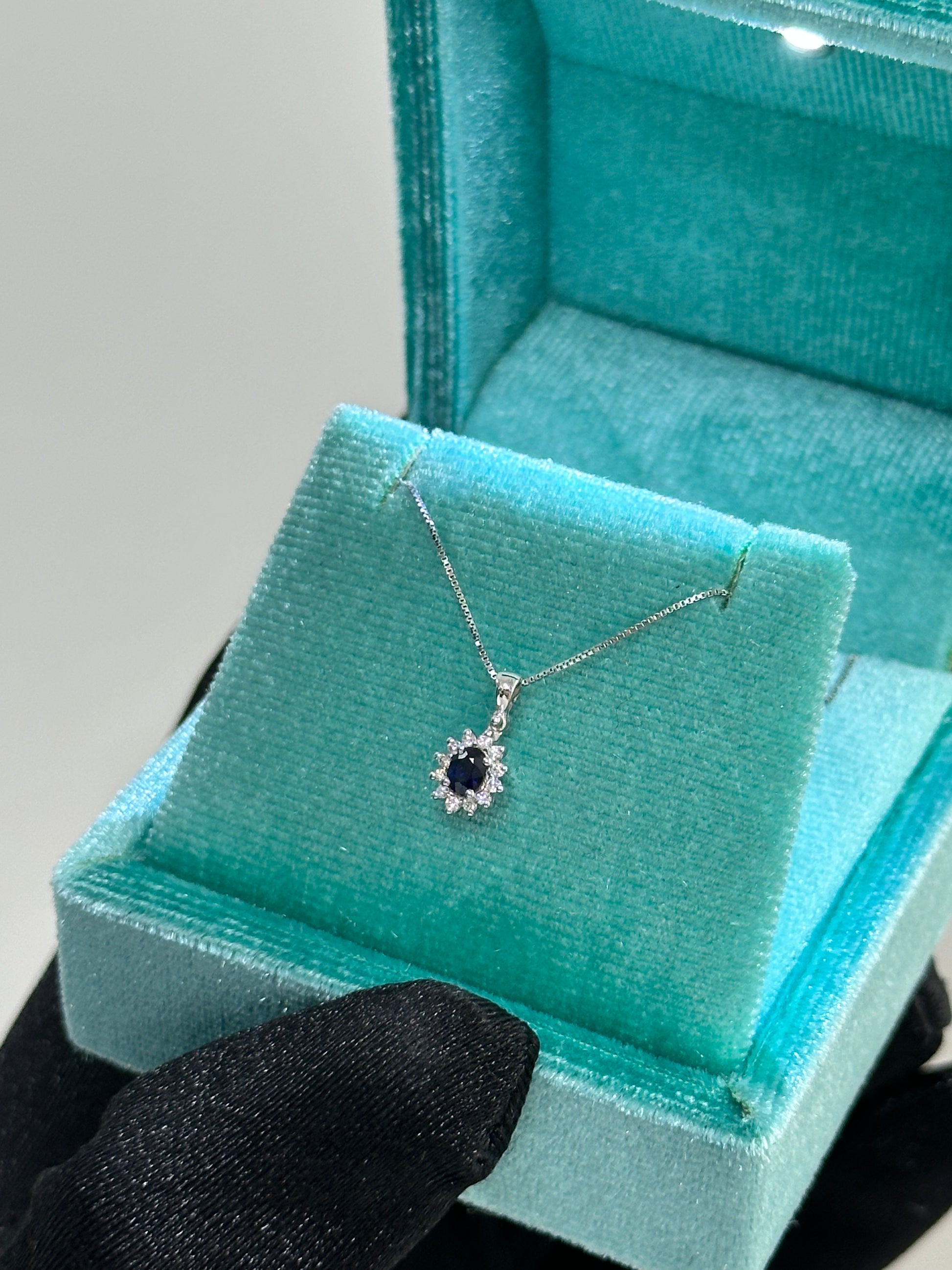 COLLANA KATE CON DIAMANTI E ZAFFIRO ORO 18KT