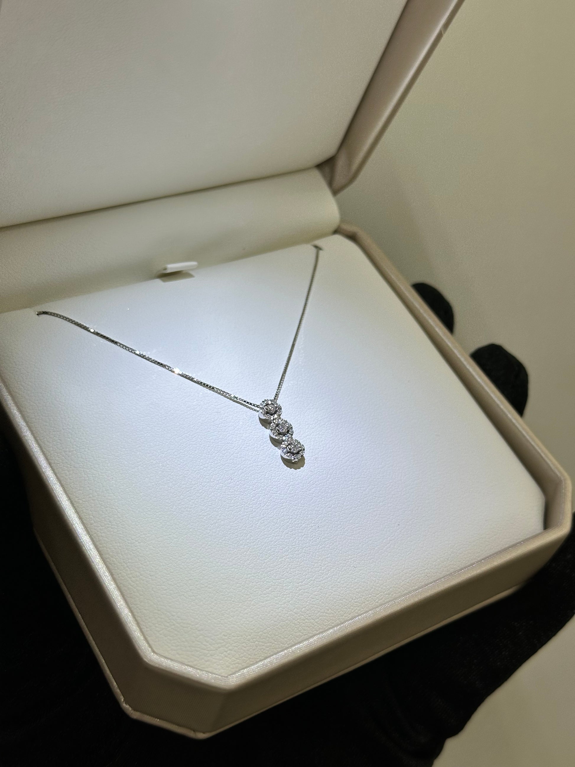 COLLANA TRILOGY CON DIAMANTI ORO 18KT