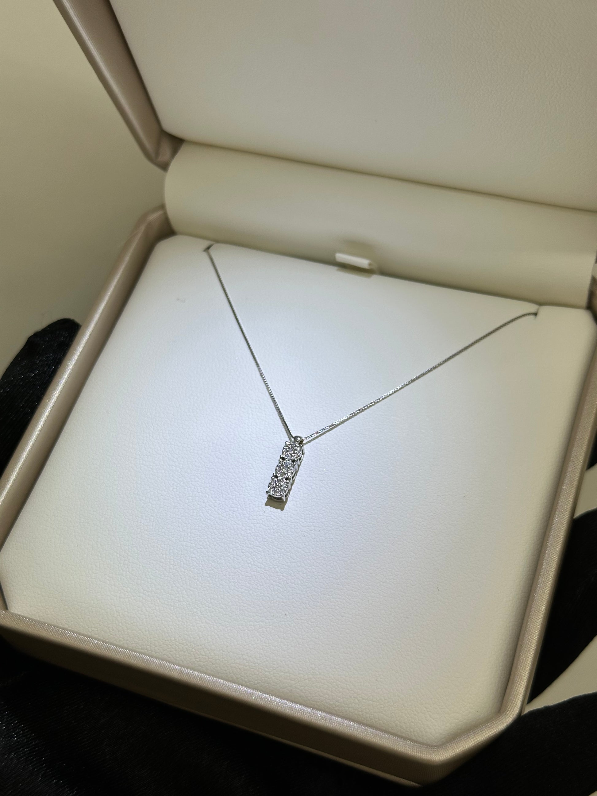 COLLANA TRILOGY A PAVÈ ORO 18KT