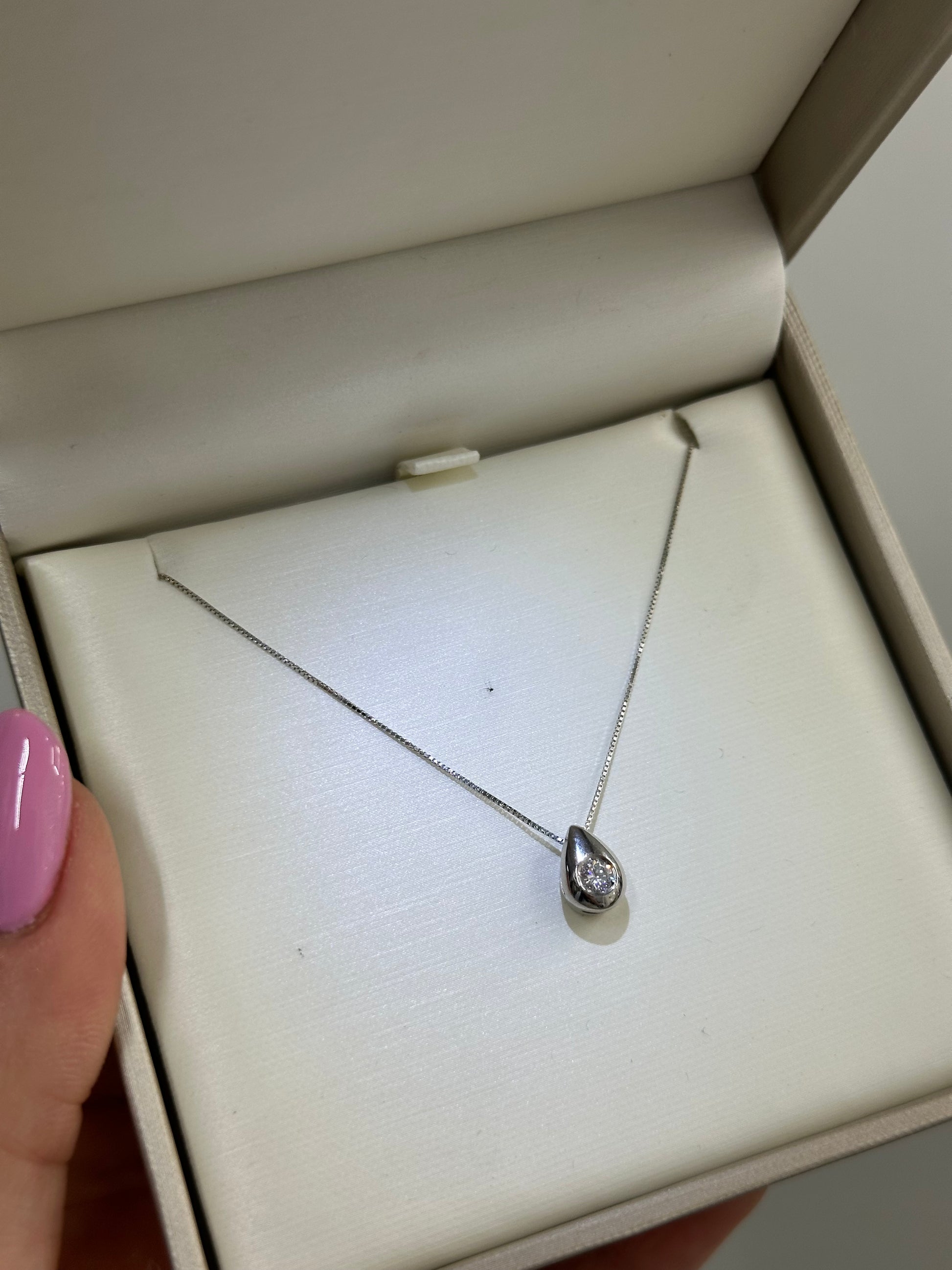 COLLANA GOCCIA CON DIAMANTE ORO 18KT