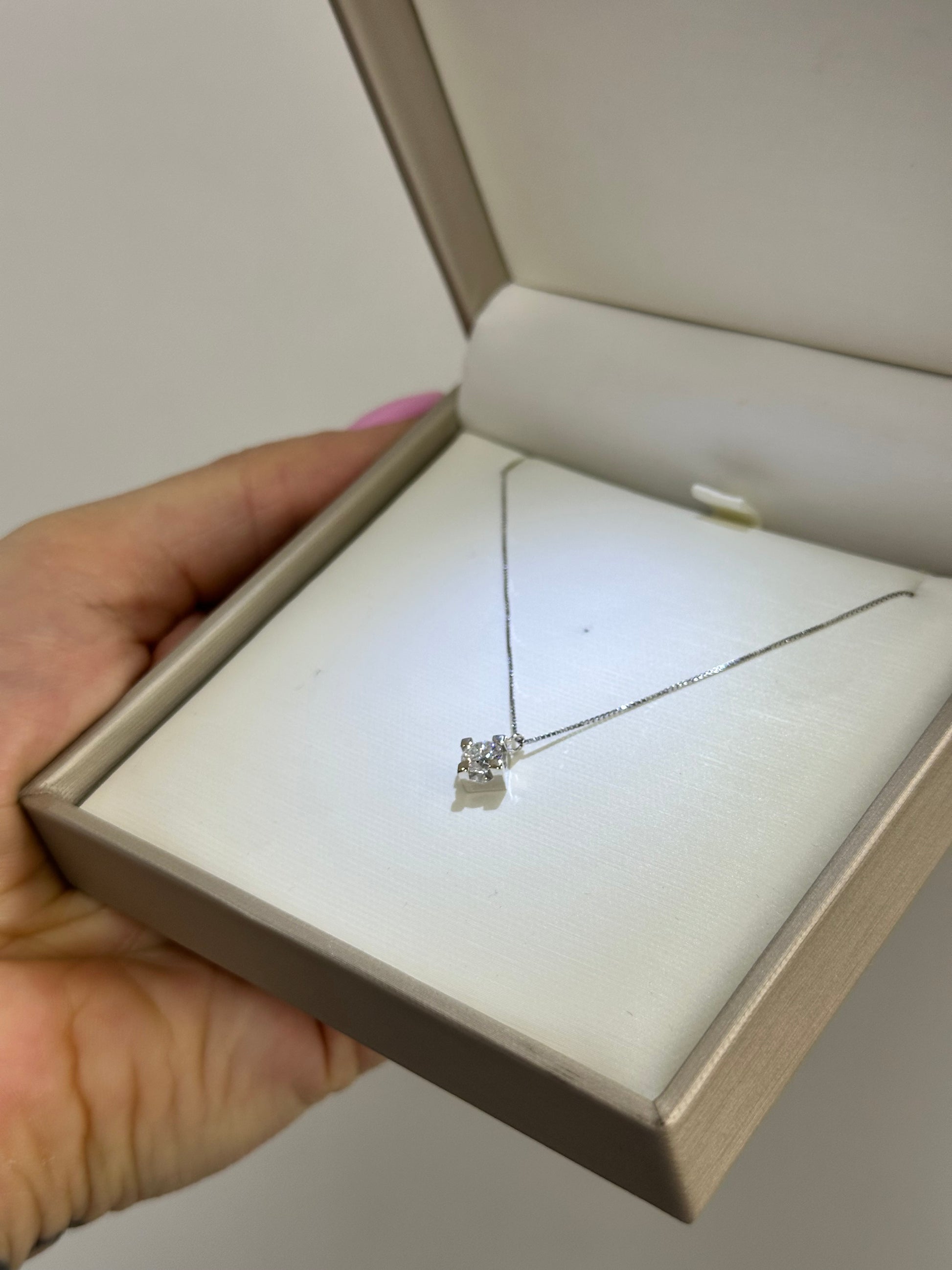 COLLANA PUNTO LUCE ORO 18KT CON DIAMANTE