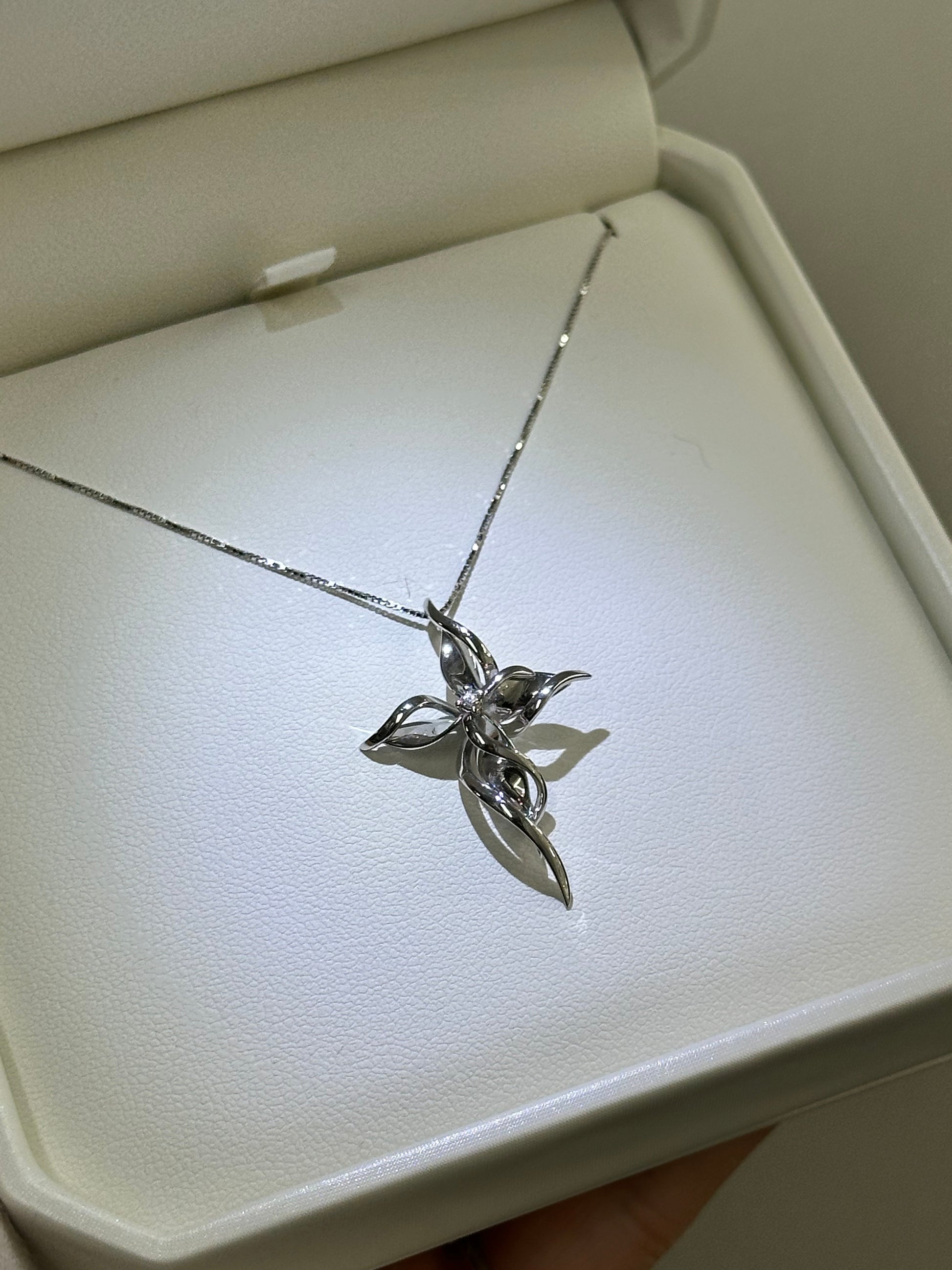 CROCE ORO 18KT CON DIAMANTE