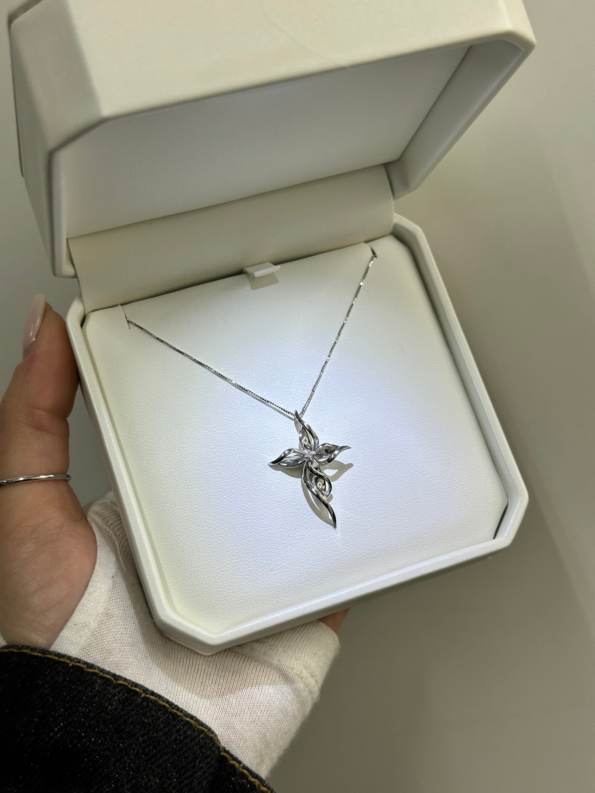 CROCE ORO 18KT CON DIAMANTE