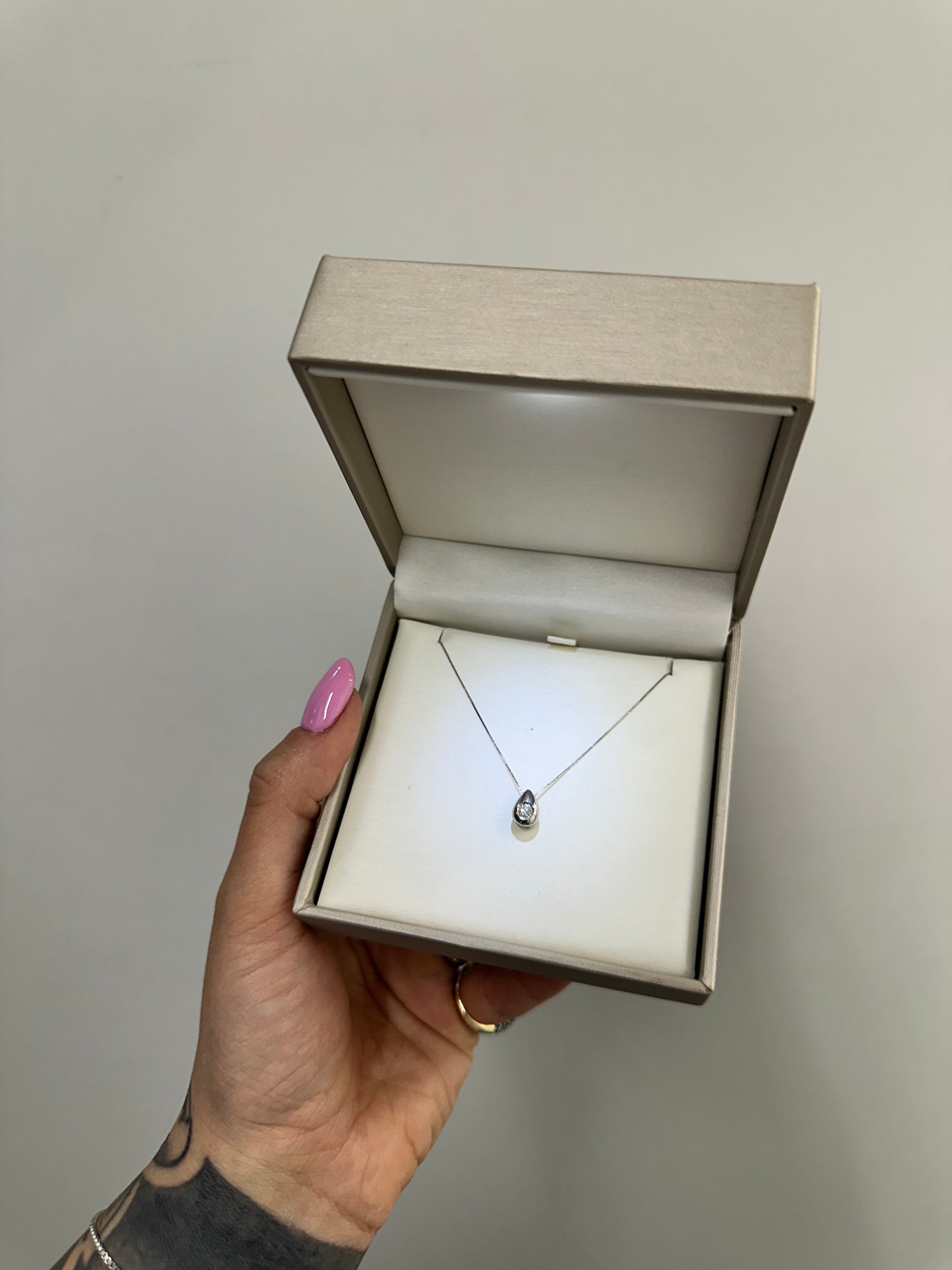 COLLANA GOCCIA CON DIAMANTE ORO 18KT