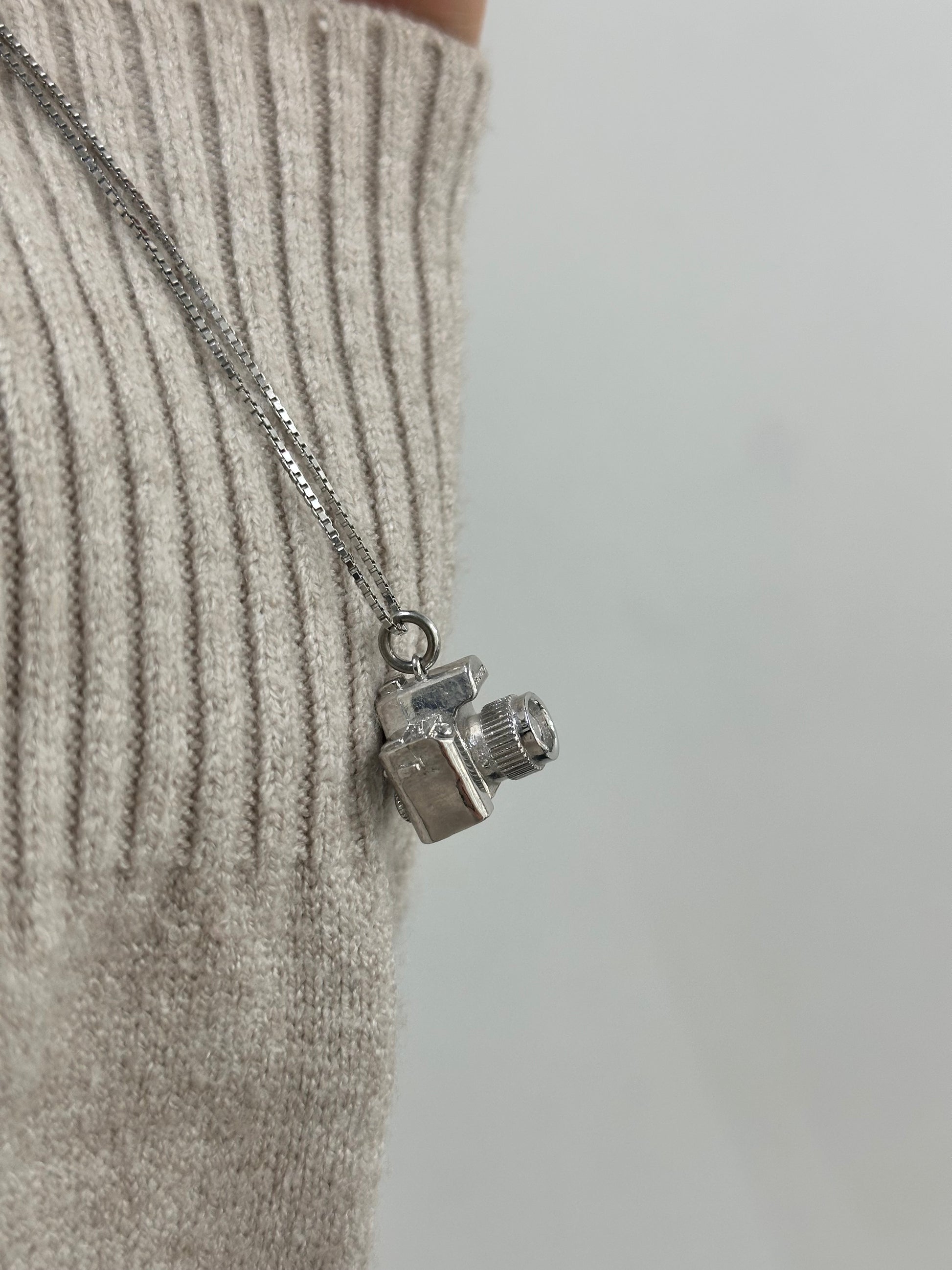 COLLANA MACCHINA FOTOGRAFICA ONE