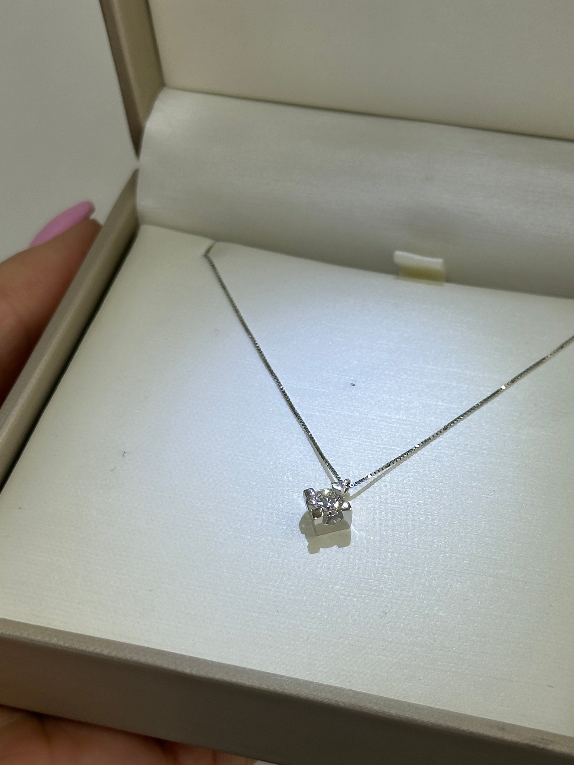 COLLANA PUNTO LUCE ORO 18KT CON DIAMANTE