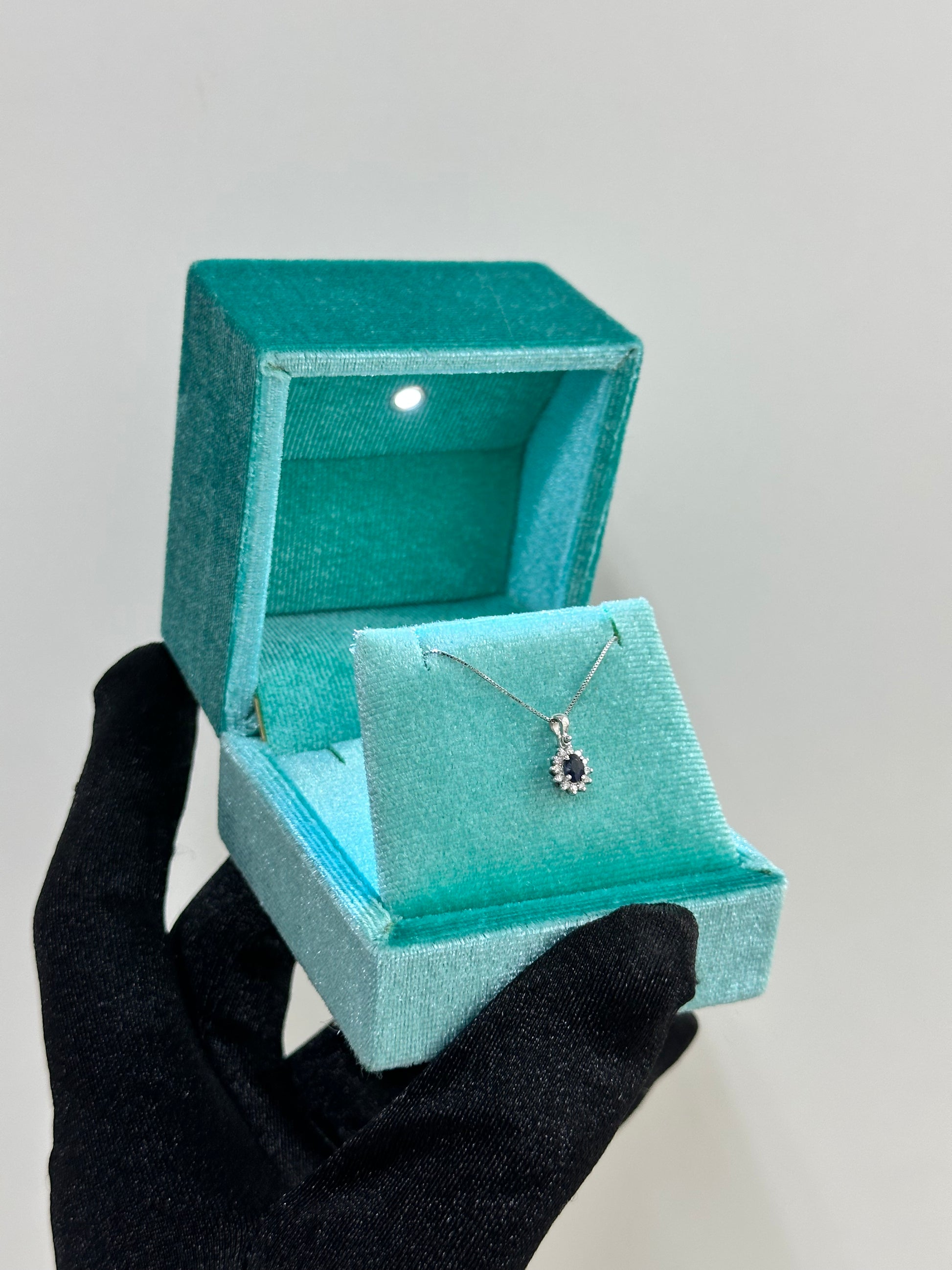 COLLANA KATE CON DIAMANTI E ZAFFIRO ORO 18KT