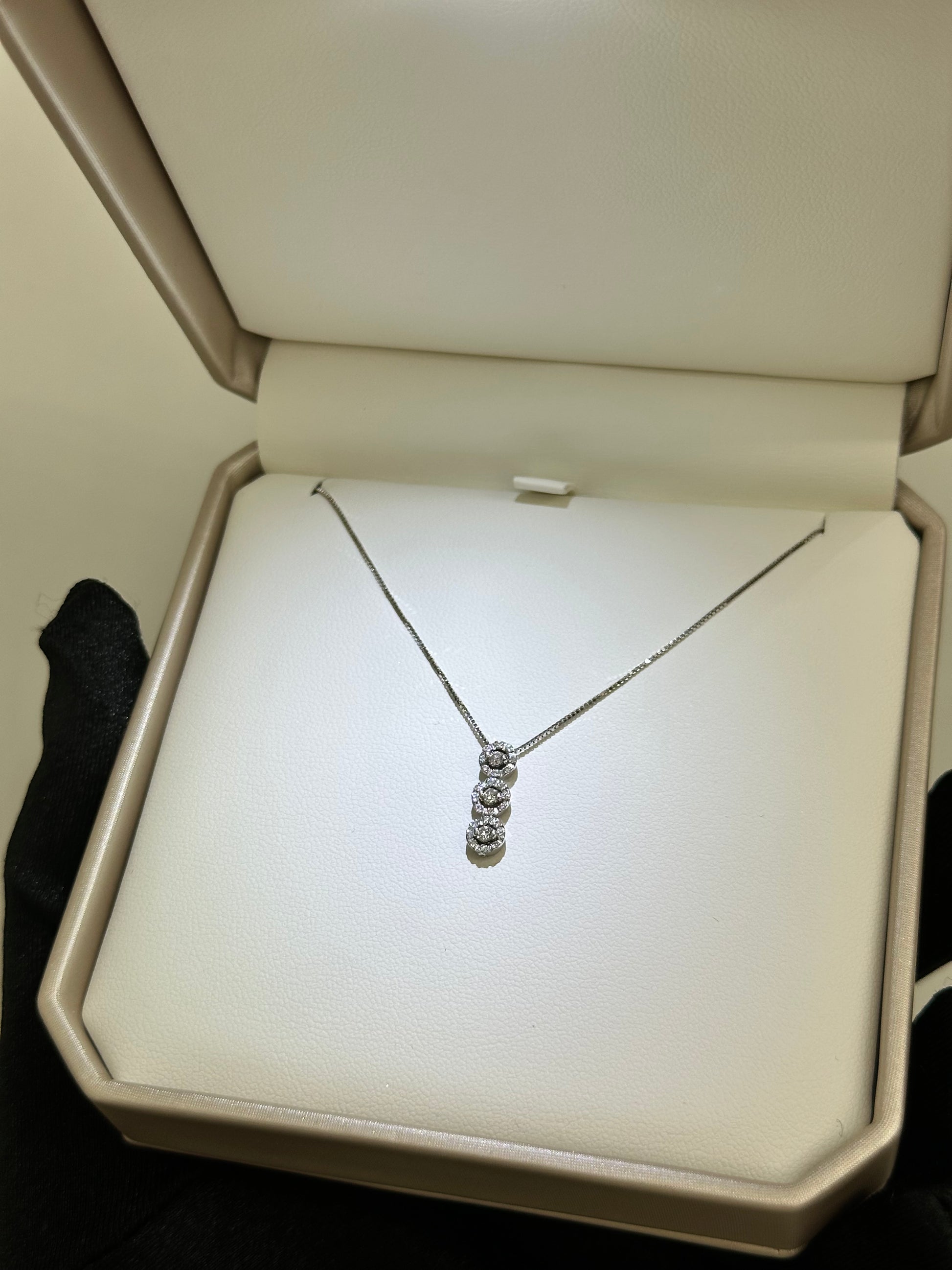 COLLANA TRILOGY CON DIAMANTI ORO 18KT
