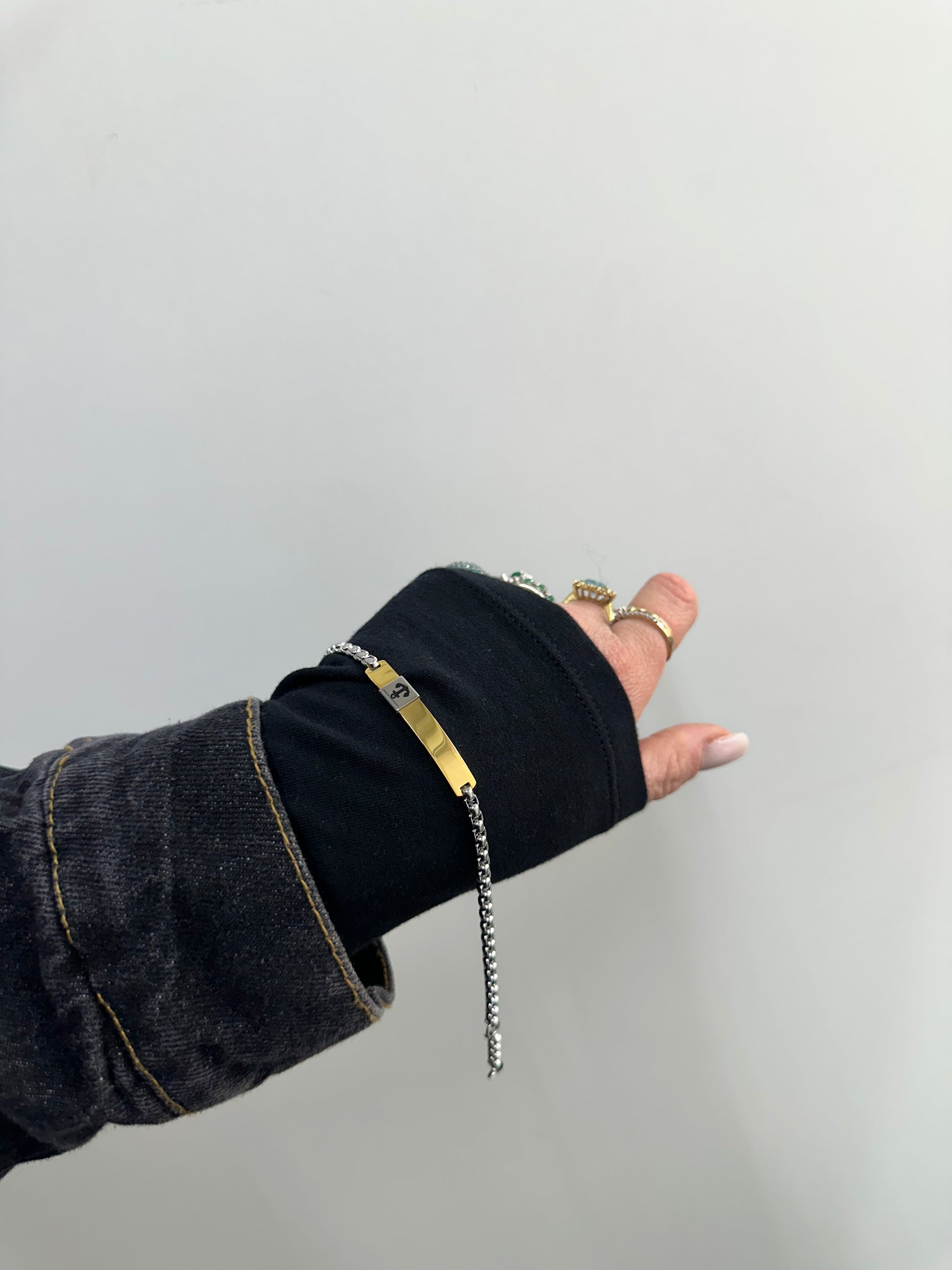 BRACCIALE ANCORA CON TARGA IN ACCIAIO E DORATURA