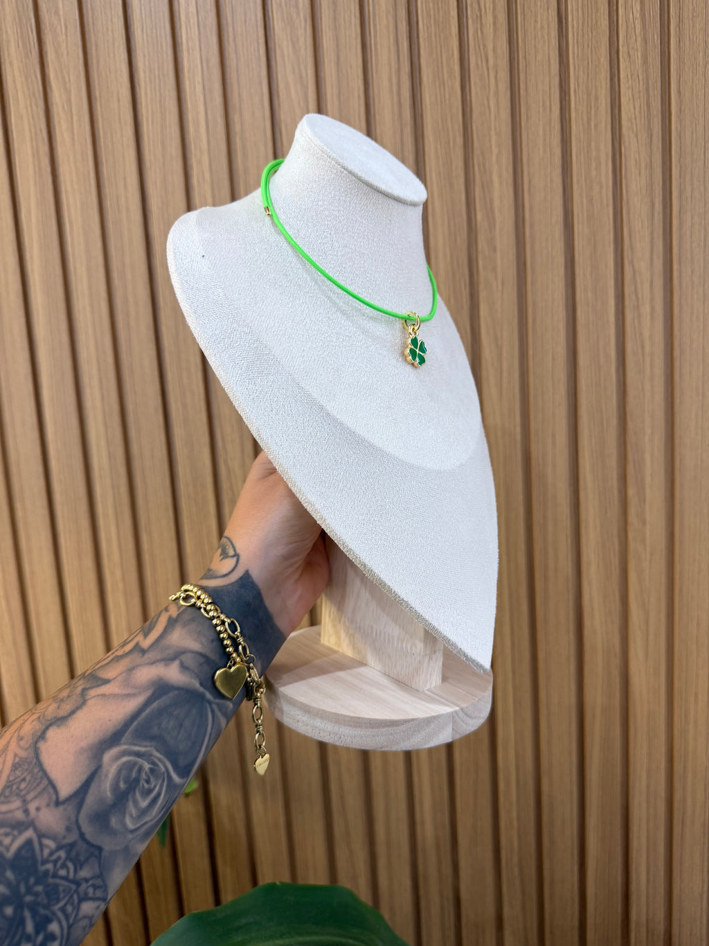 COLLANA CALAMITA CON CIONDOLO QUADRIFOGLIO ORO 18KT
