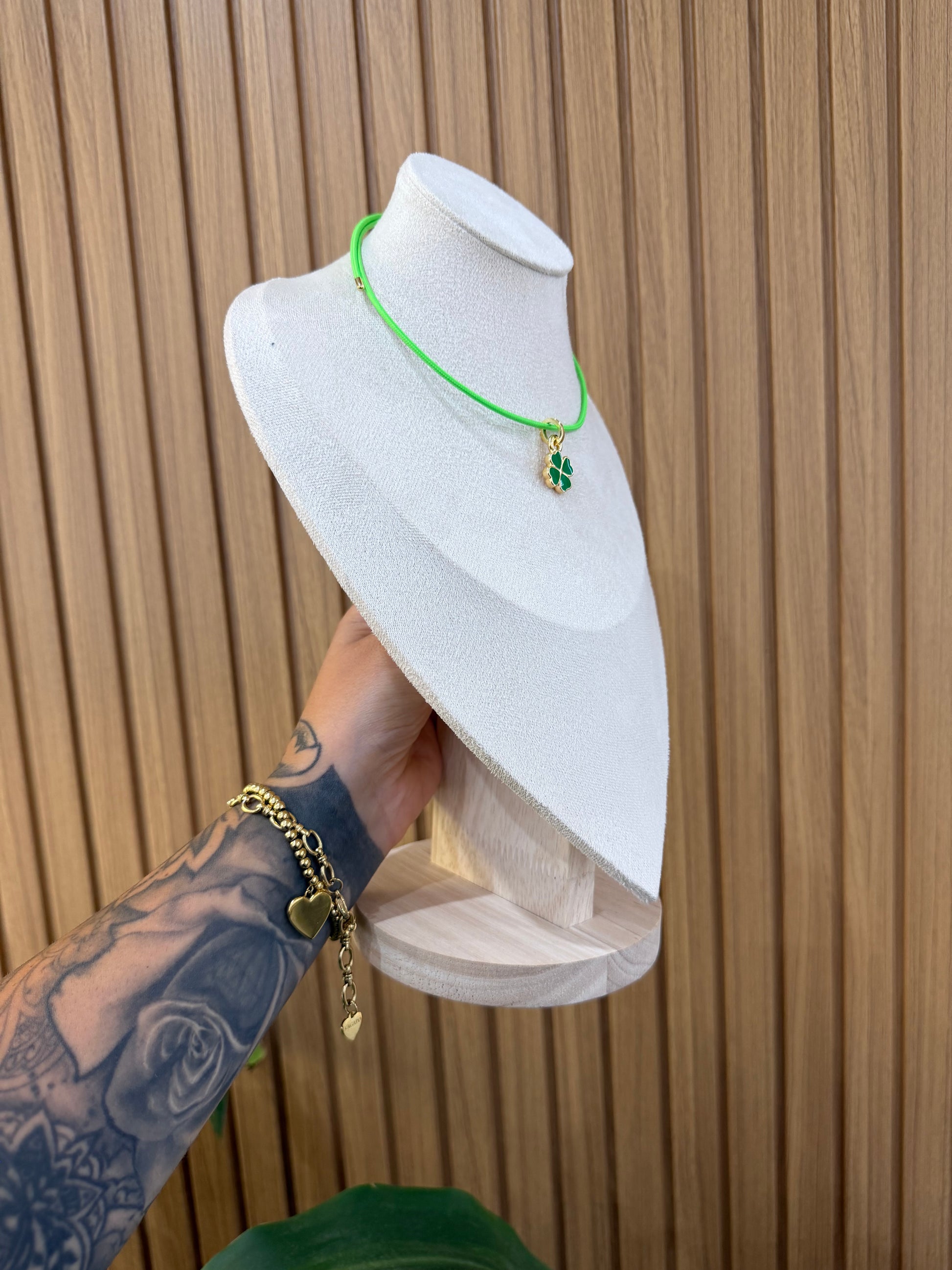 COLLANA CALAMITA CON CIONDOLO QUADRIFOGLIO ORO 18KT
