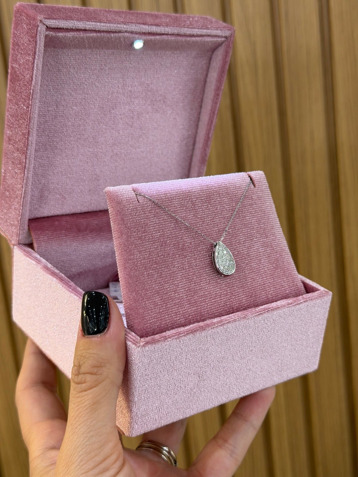 COLLANA ORO 18KT GOCCIA CON DIAMANTI