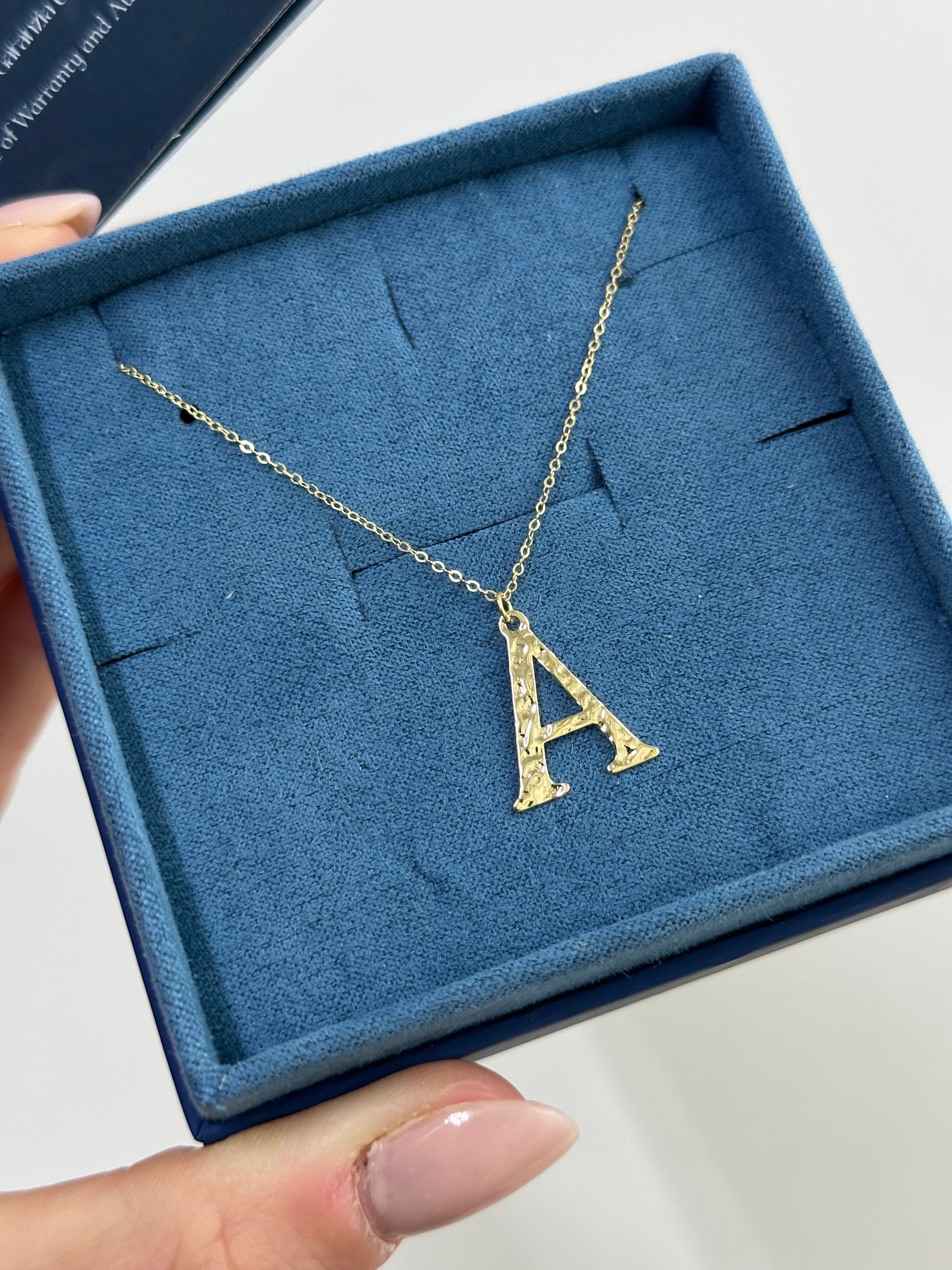 COLLANA INIZIALE A ORO 9 CARATI