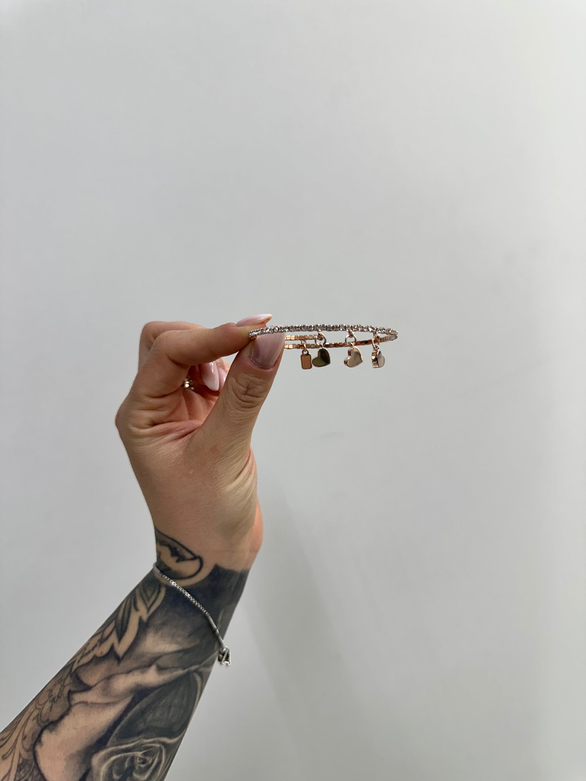 BRACCIALE TENNIS CON CUORI PENDENTI