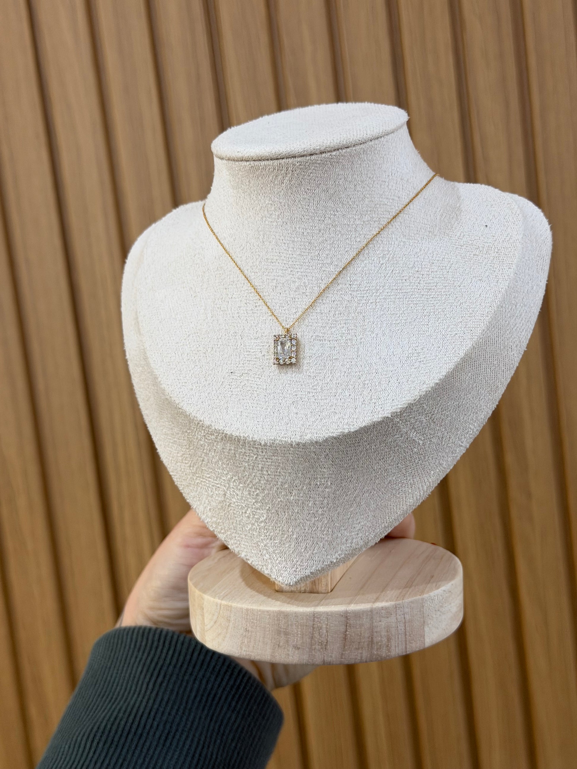 COLLANA PUNTO LUCE DANA ORO 9 CARATI