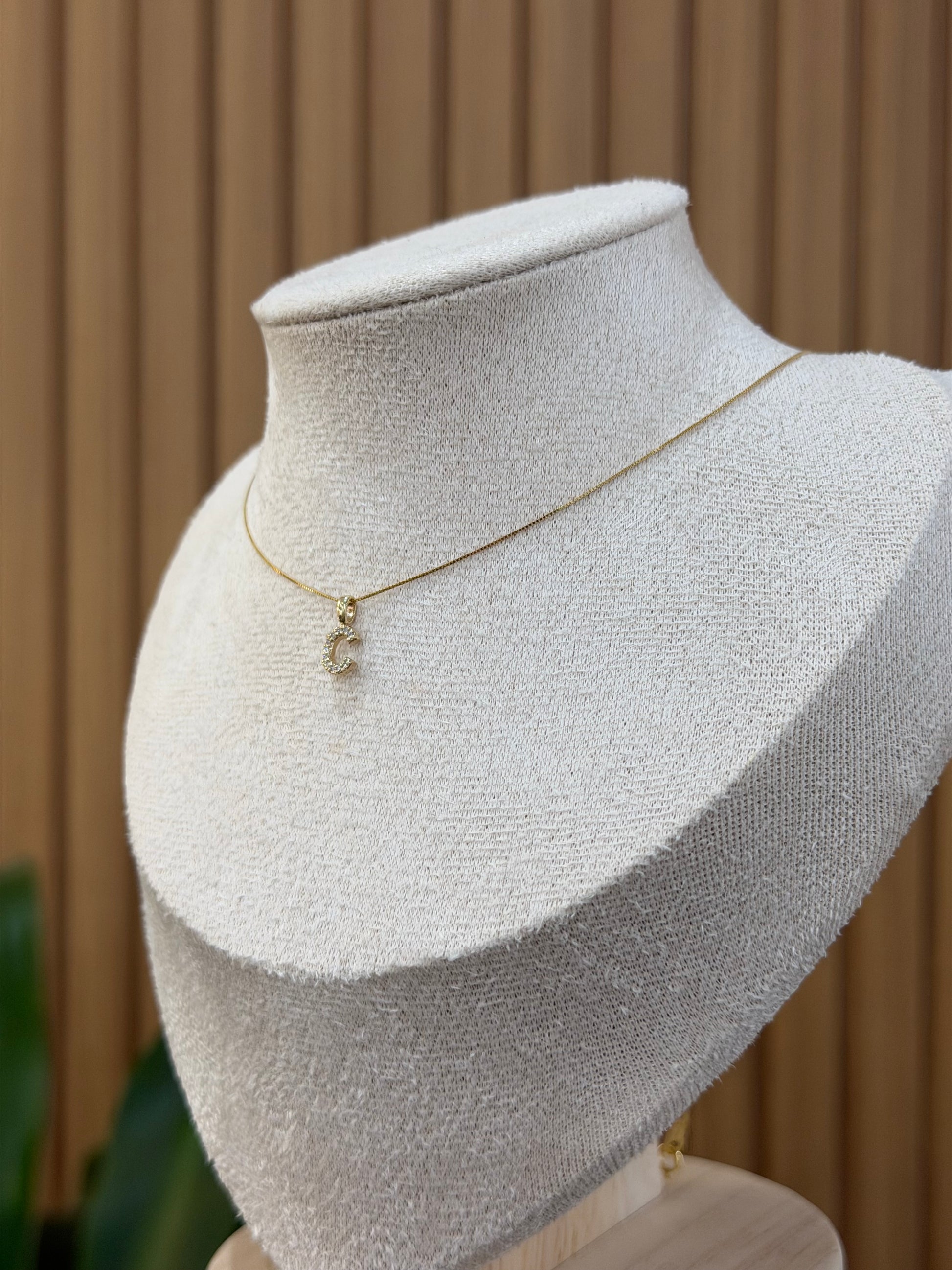 COLLANA INIZIALE C ORO 9 CARATI CON DIAMANTINI