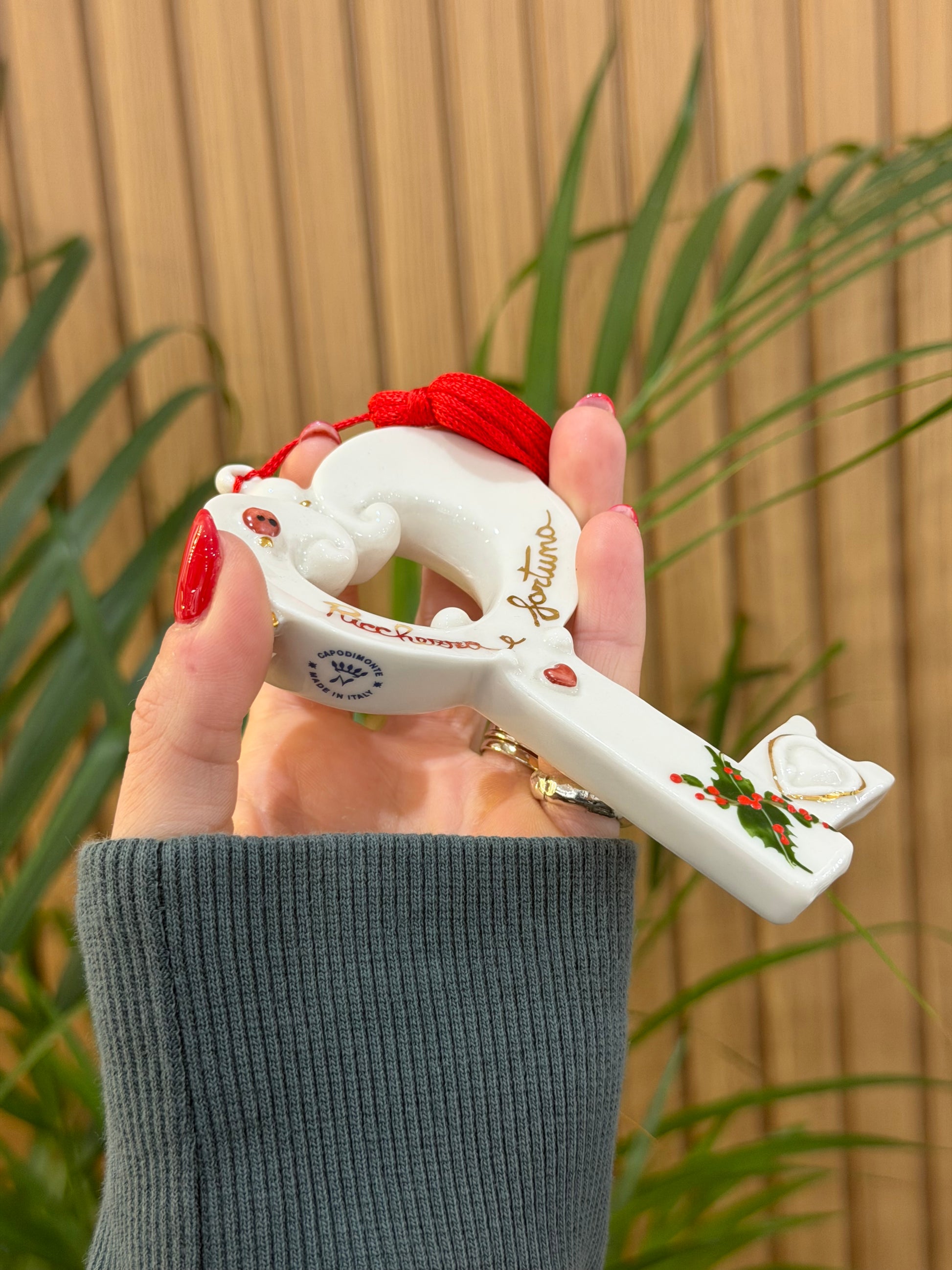 CHIAVE PORTA FORTUNA CERAMICA DI CAPODIMONTE