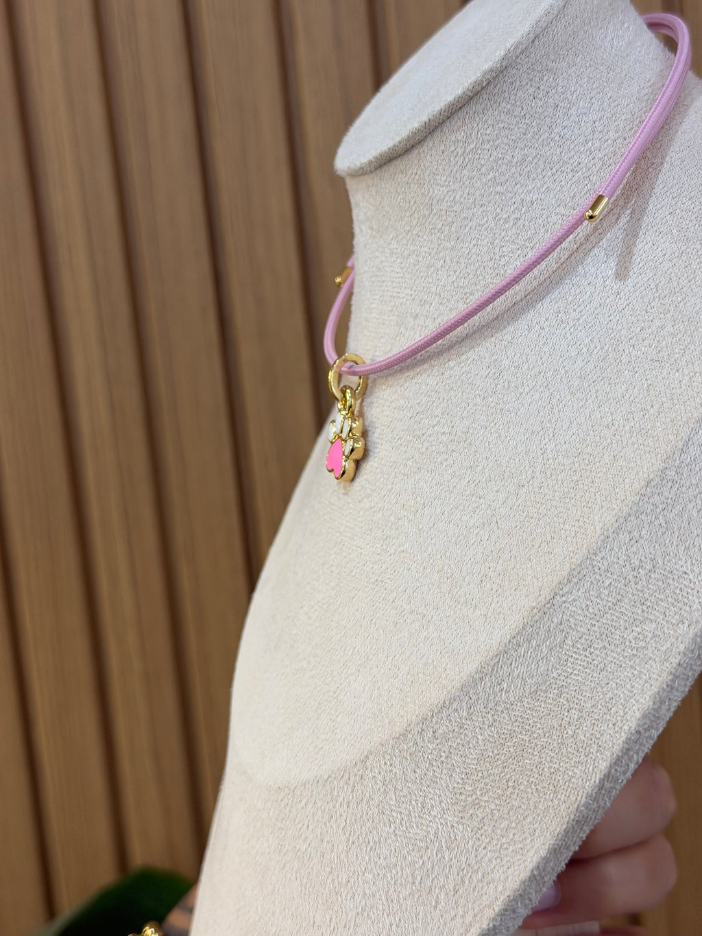 COLLANA CALAMITA CON CIONDOLO ZAMPETTA ORO 18KT