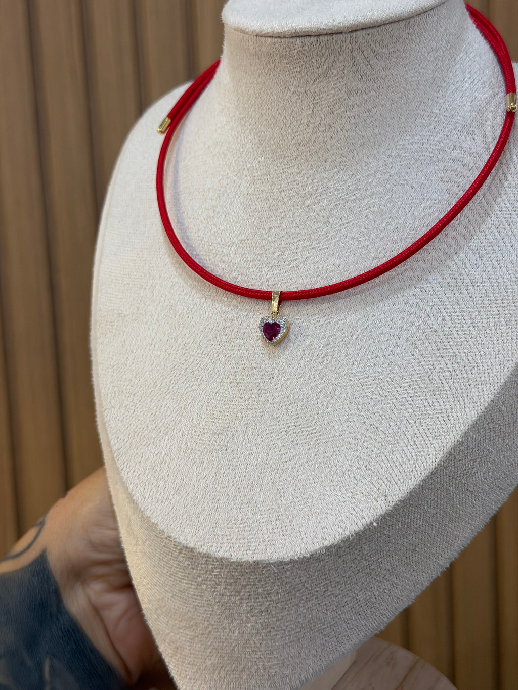 CHOKER ROSSO CALAMITA CON CUORE ORO 18KT