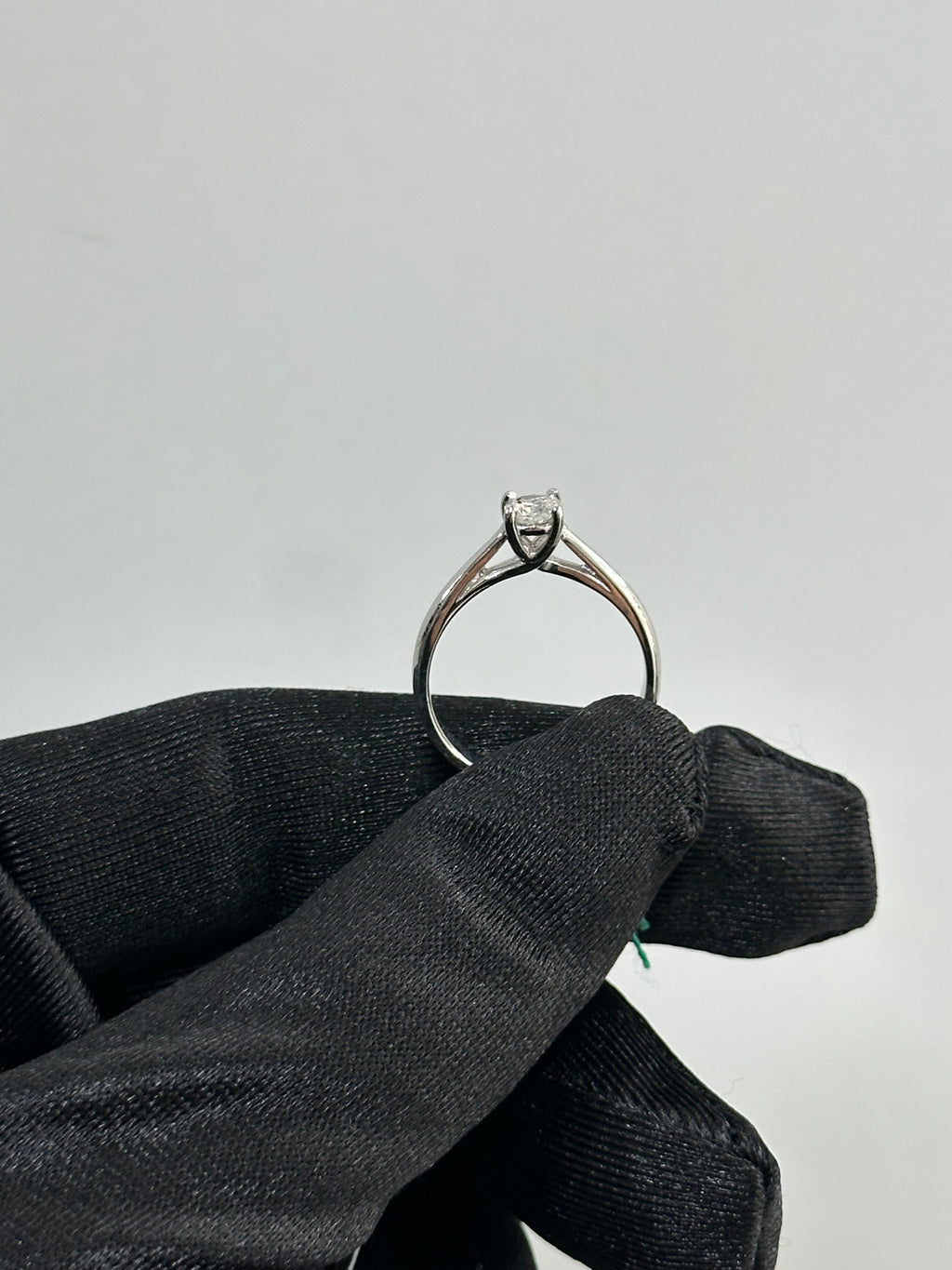 ANELLO SOLITARIO ORO 18KT CON DIAMANTE