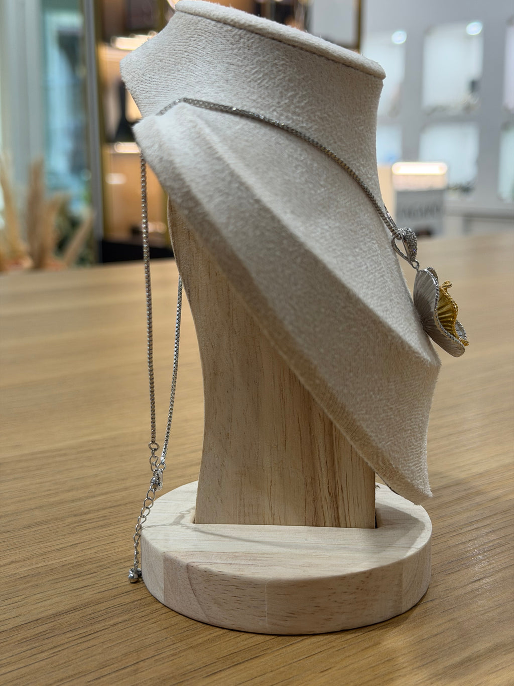 COLLANA FIORE MEWO