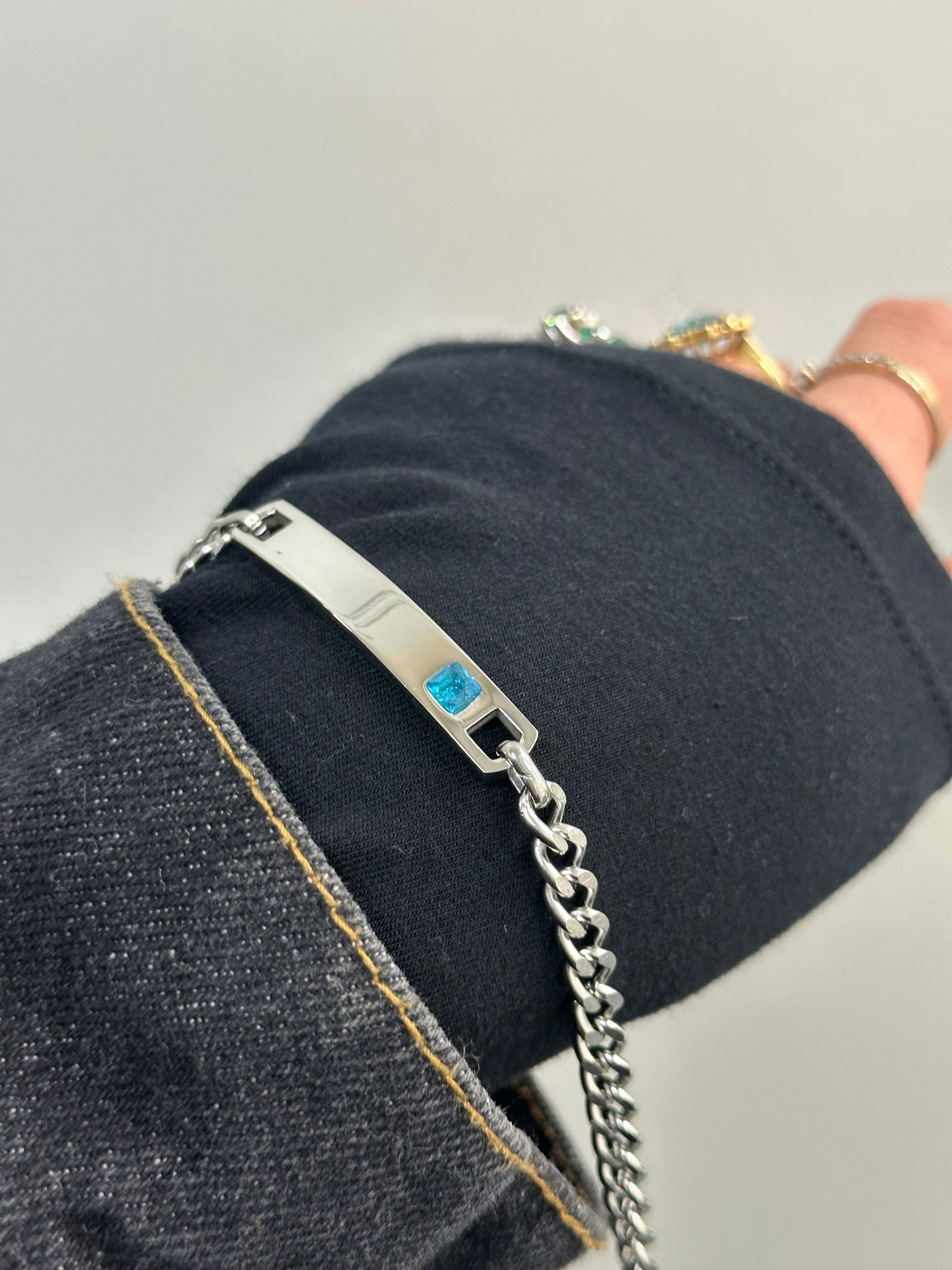 BRACCIALE ACCIAIO CON TARGA E ZIRCONE