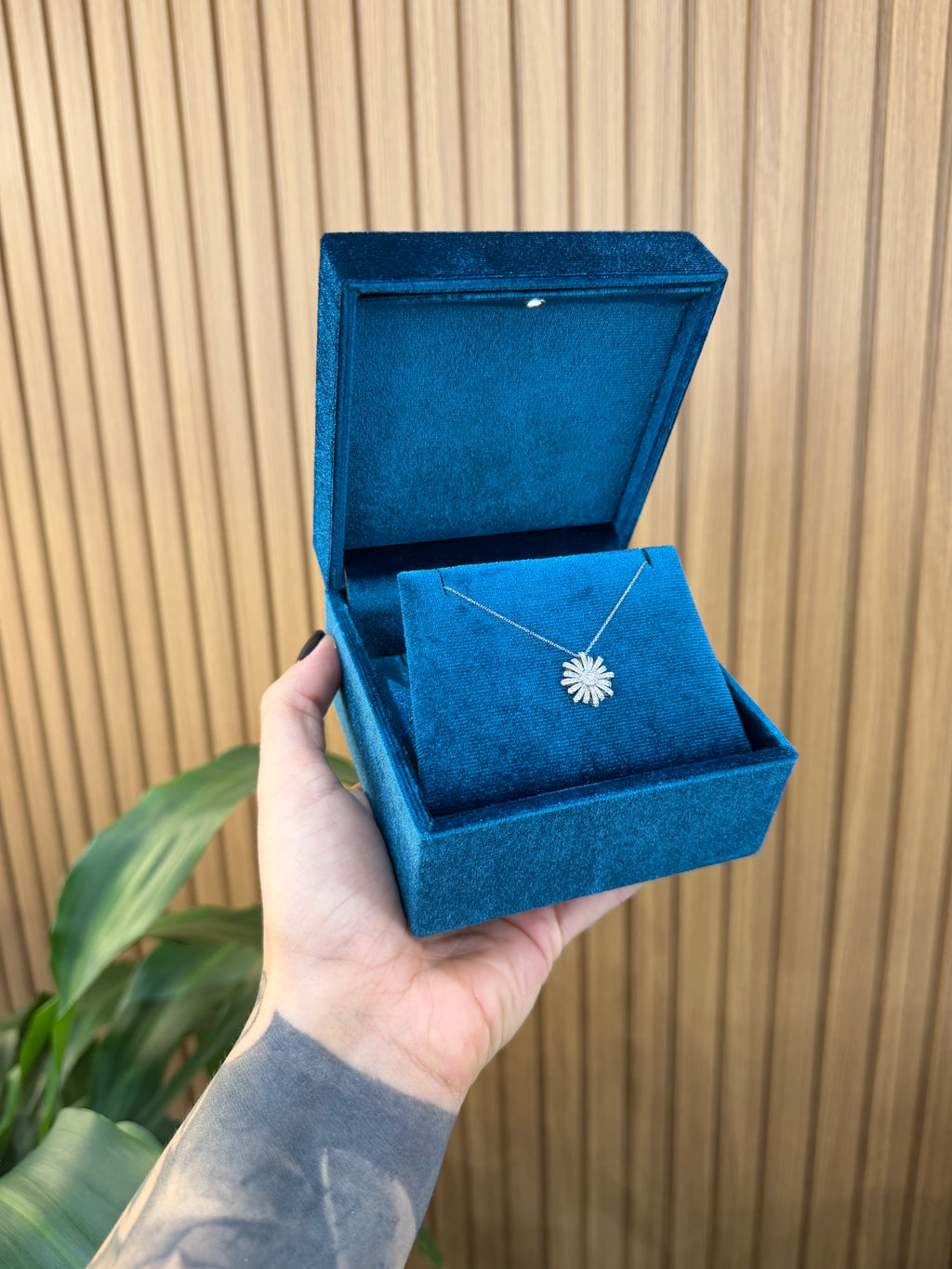 COLLANA ORO 18KT FIORE CON DIAMANTI LUCCIOLE