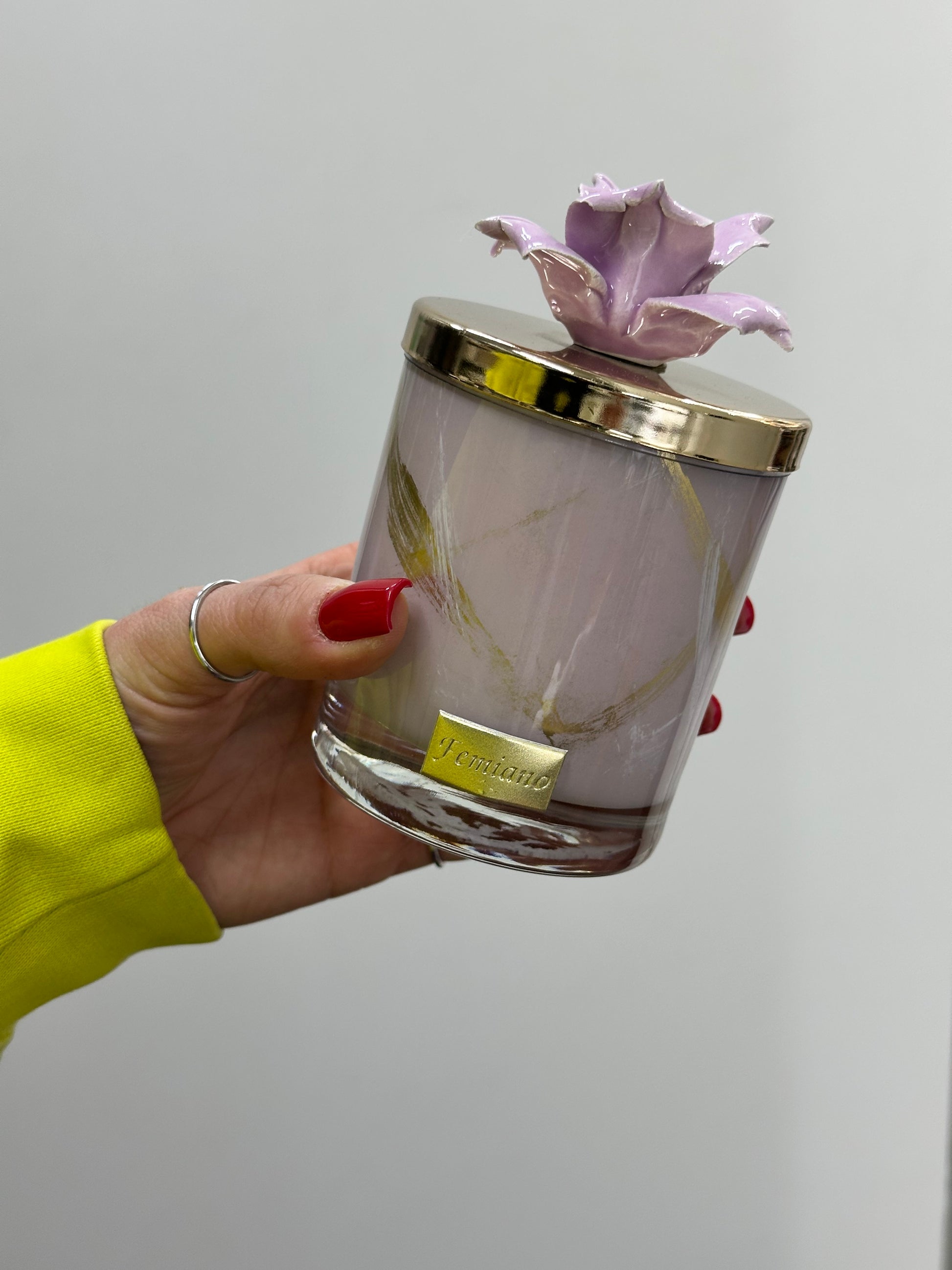 CANDELA PROFUMATA CON ROSA IN CERAMICA VIOLET