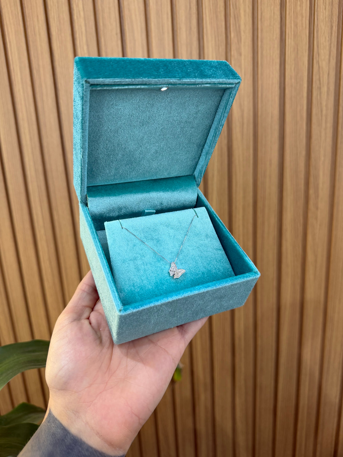 COLLANA ORO 18KT FARFALLA CON DIAMANTI LUCCIOLE