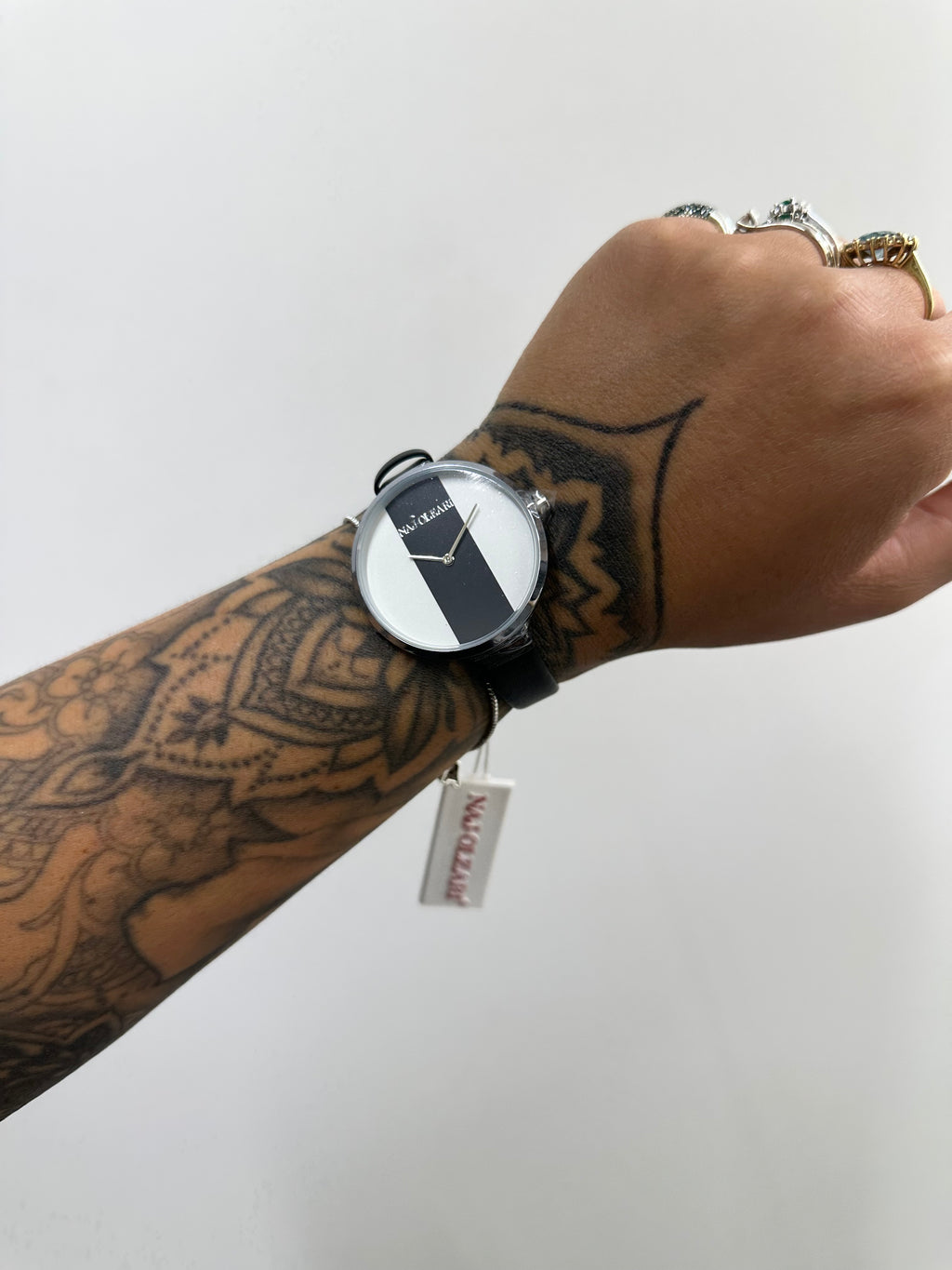 OROLOGIO NAJ-OLEARI CON CINTURINO IN PELLE NERO