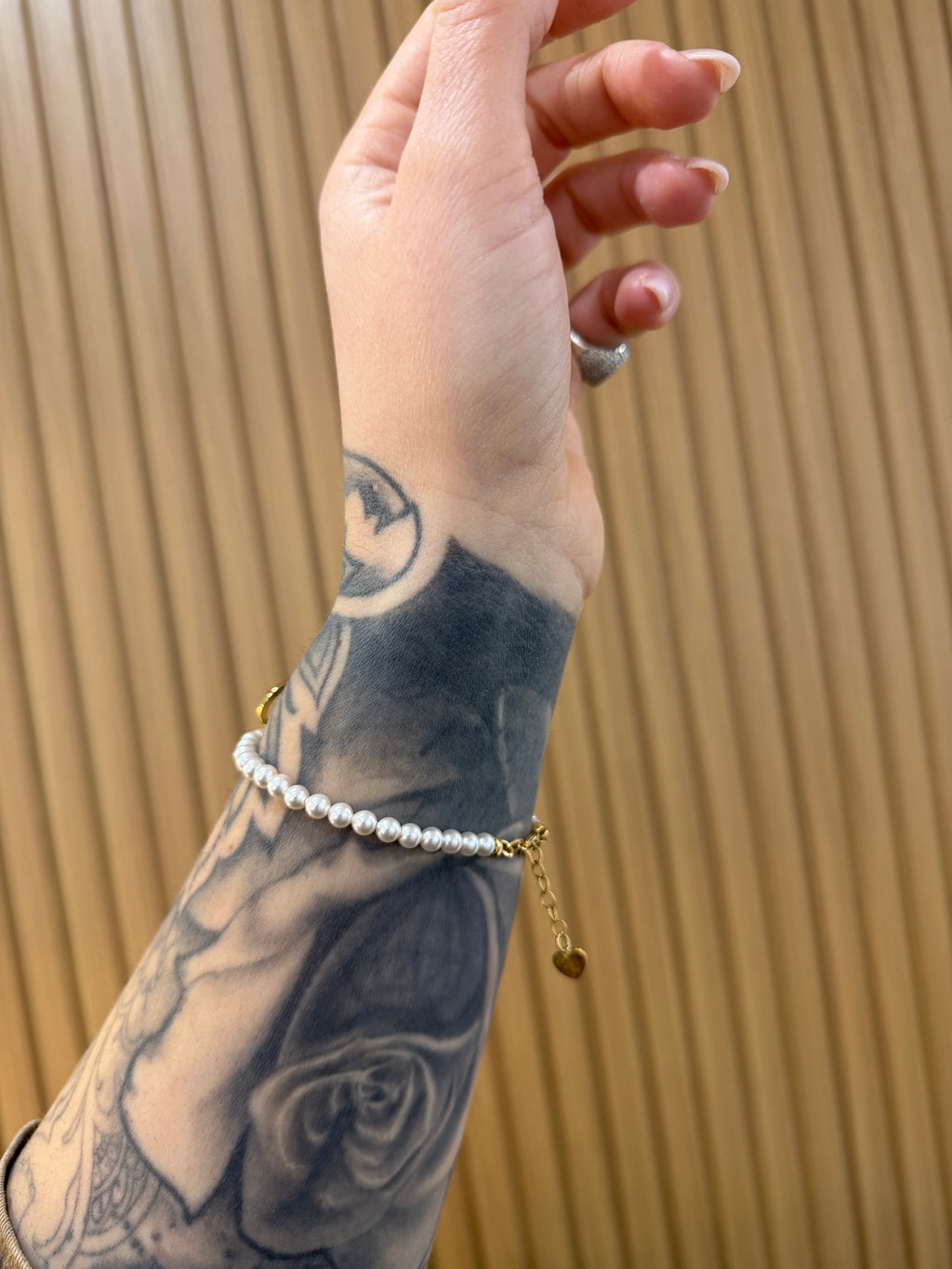 BRACCIALE PERLE CON CUORE PENDENTE ARGENTO 925