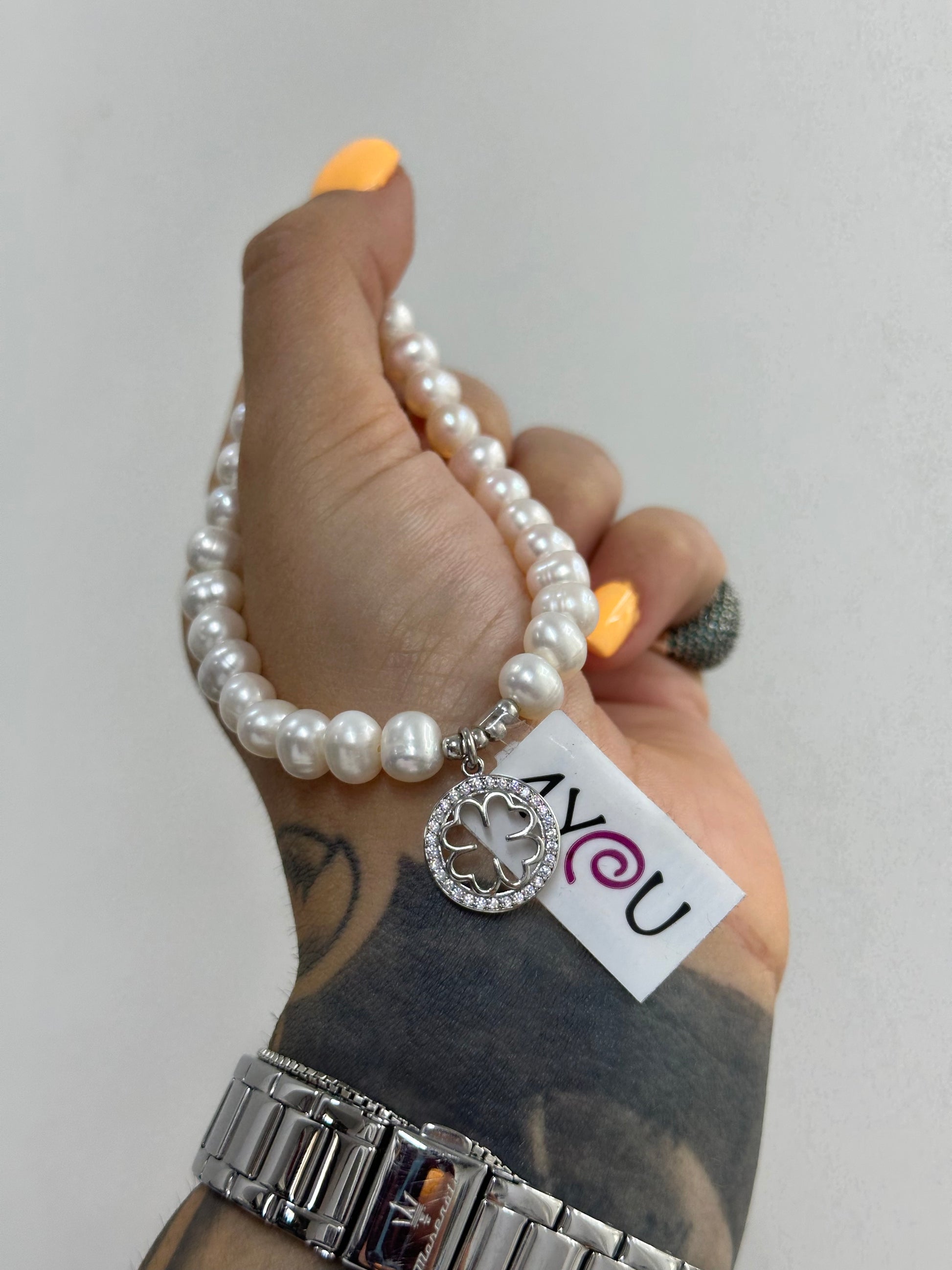 BRACCIALE DI PERLE CON QUADRIFOGLIO ARGENTO