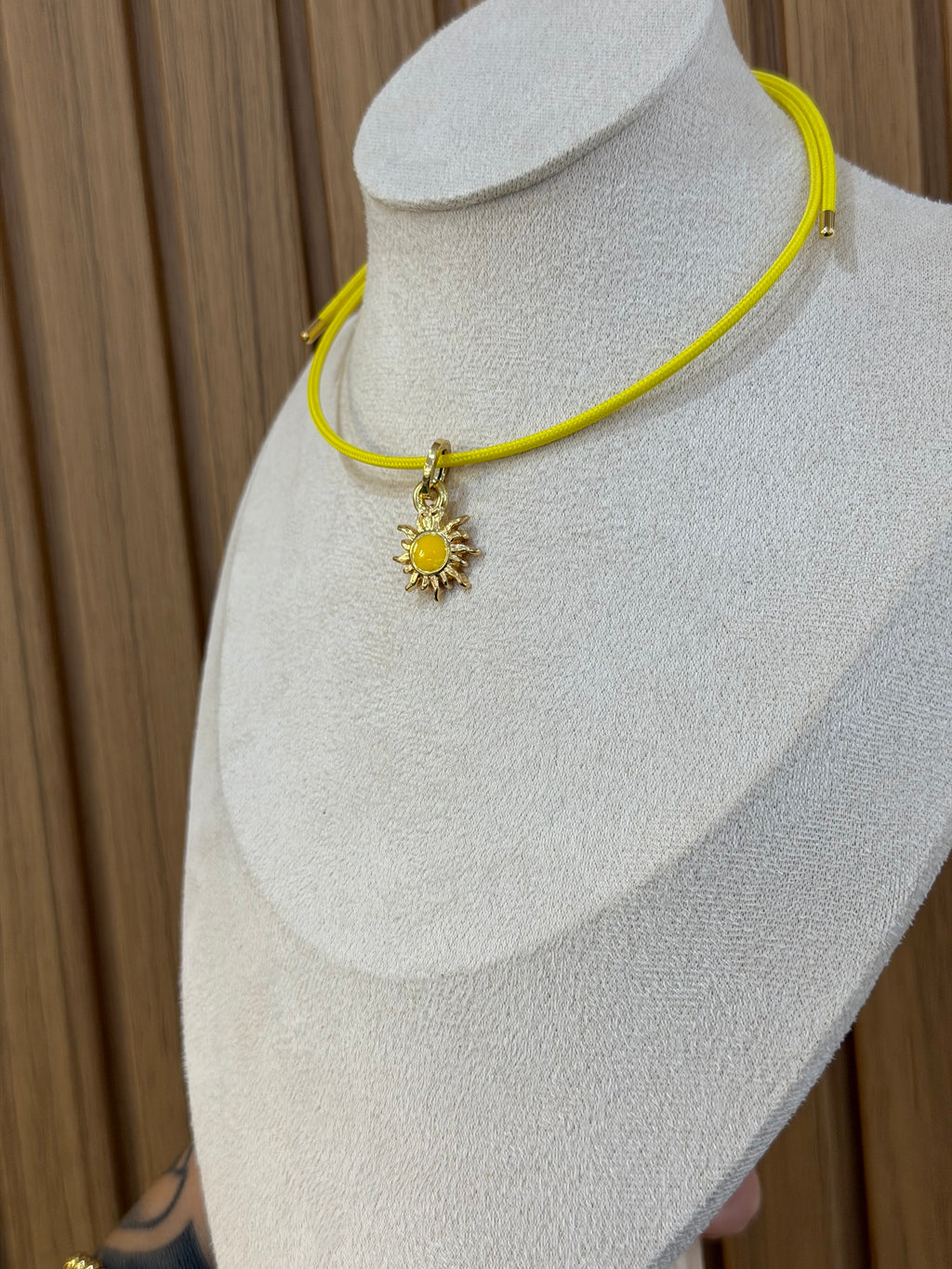 COLLANA CALAMITA CON CIONDOLO SOLE ORO 18KT