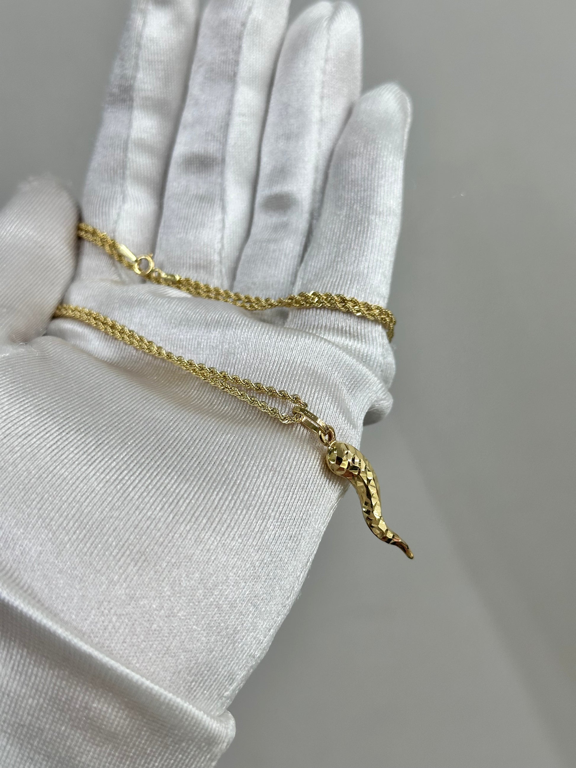 COLLANA CORNO ORO 18KT CON LASER