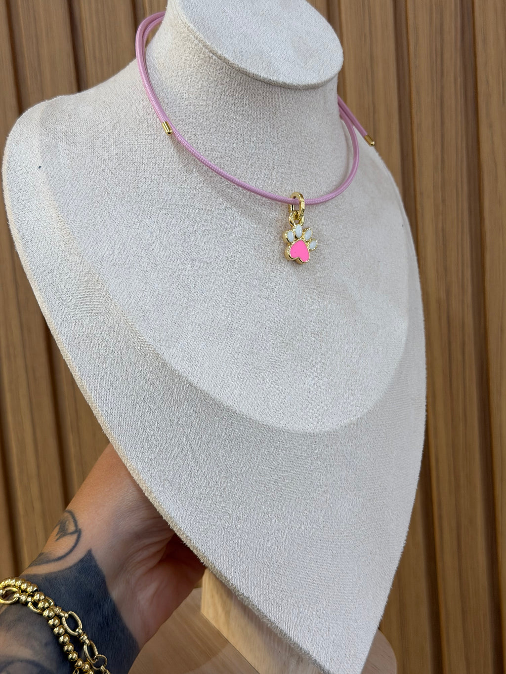 COLLANA CALAMITA CON CIONDOLO ZAMPETTA ORO 18KT