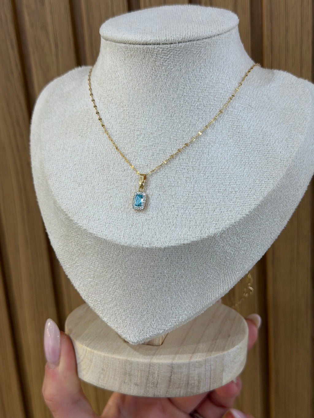 COLLANA ORO 18KT CON CIONDOLO SQUARE