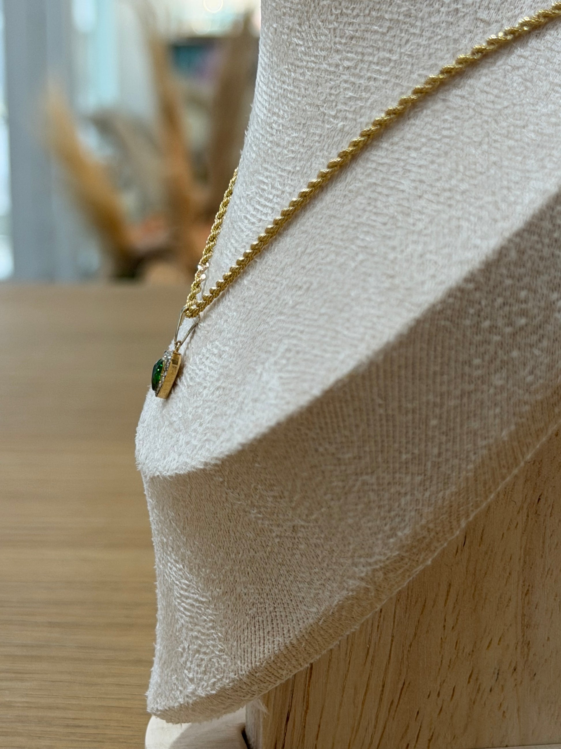 COLLANA ORO 18KT CON CUORICINO VERDE