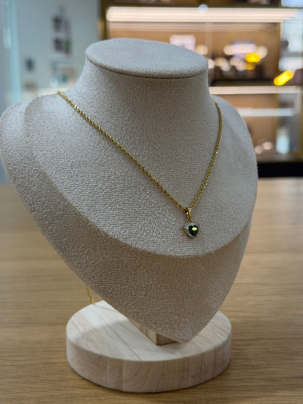 COLLANA ORO 18KT CON CUORICINO VERDE