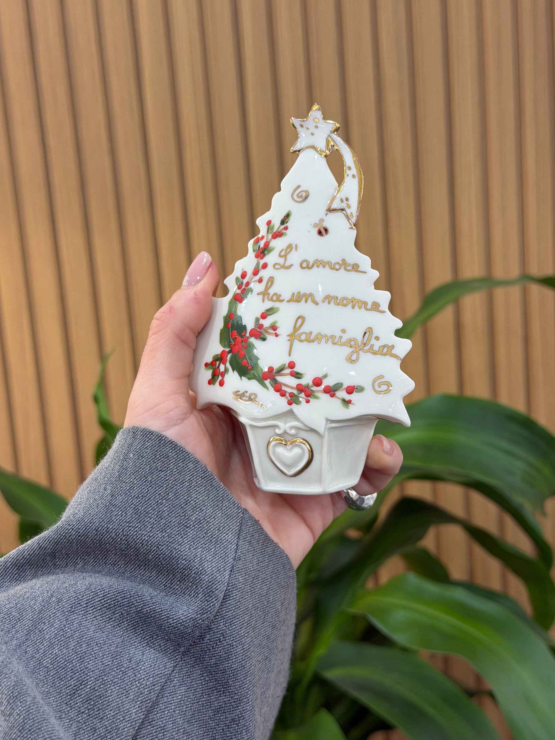 ALBERELLO FAMIGLIA CERAMICA DI CAPODIMONTE