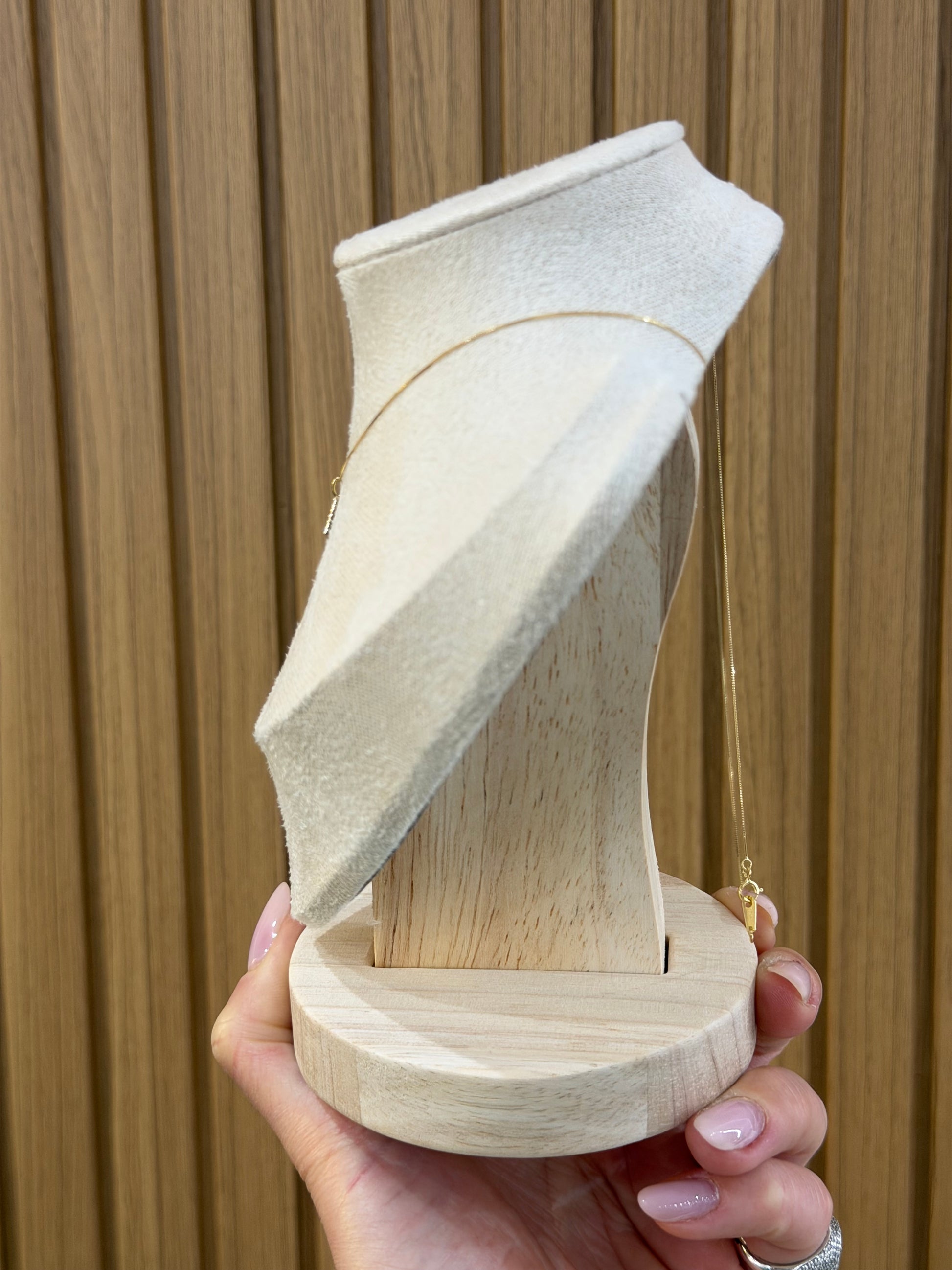 COLLANA INIZIALE A ORO 9 CARATI CON DIAMANTINI