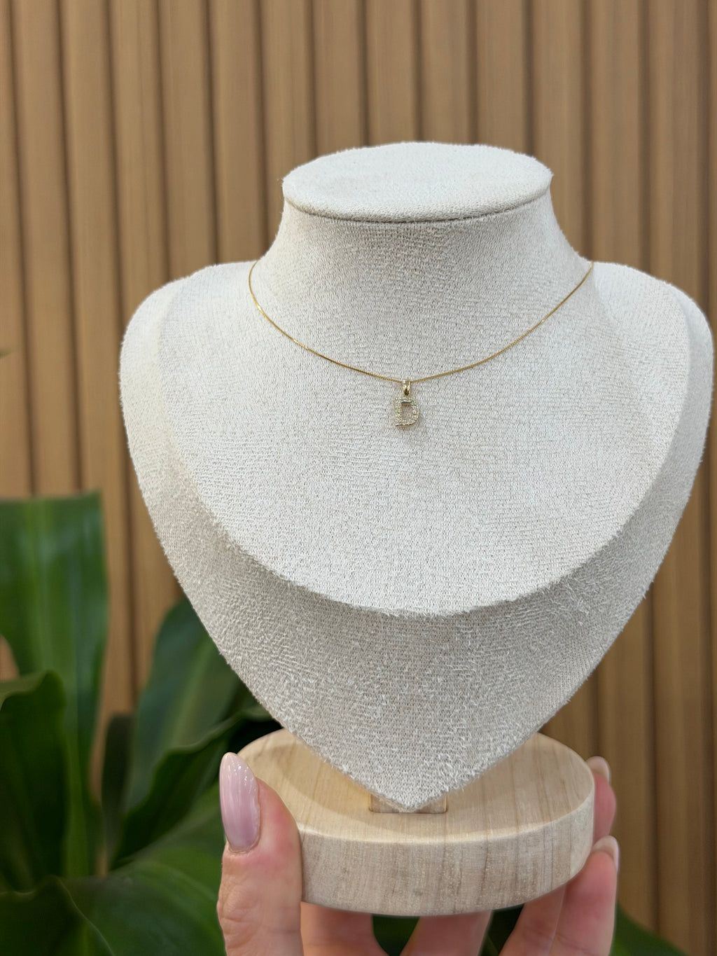 COLLANA INIZIALE D ORO 9 CARATI CON DIAMANTINI